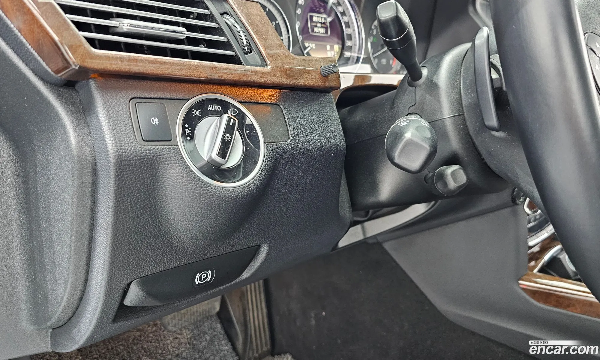Mercedes-Benz E-Class W212 2012 WDDHF5FB8CA629226 — 16
