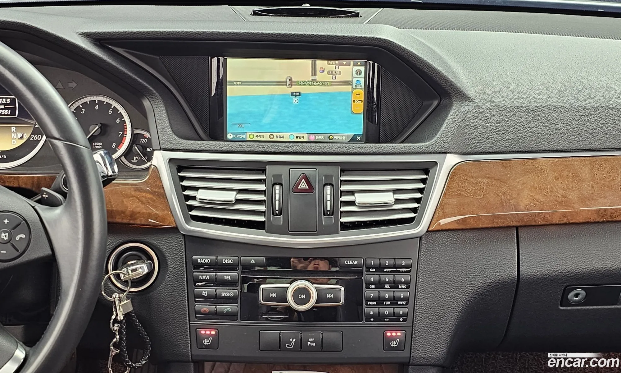 Mercedes-Benz E-Class W212 2012 WDDHF5FB8CA629226 — 10
