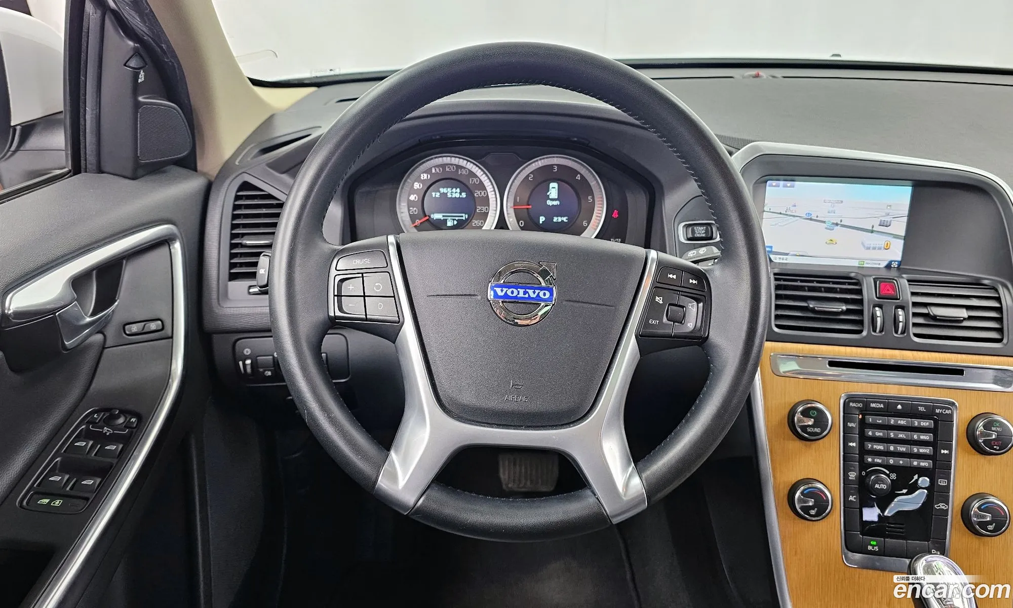 Volvo XC60 2013 YV1DZ88K0D2401446 — 17