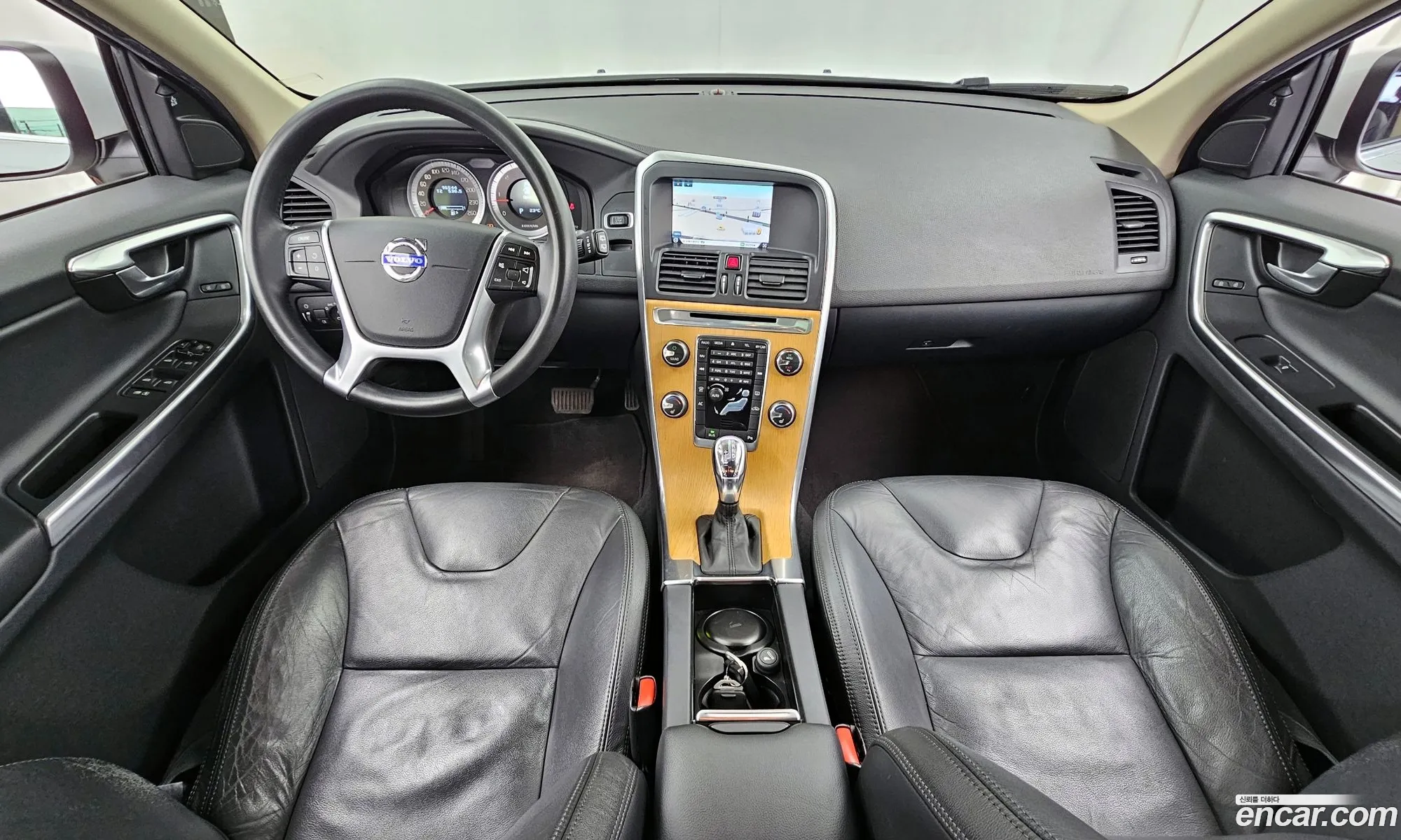 Volvo XC60 2013 YV1DZ88K0D2401446 — 4