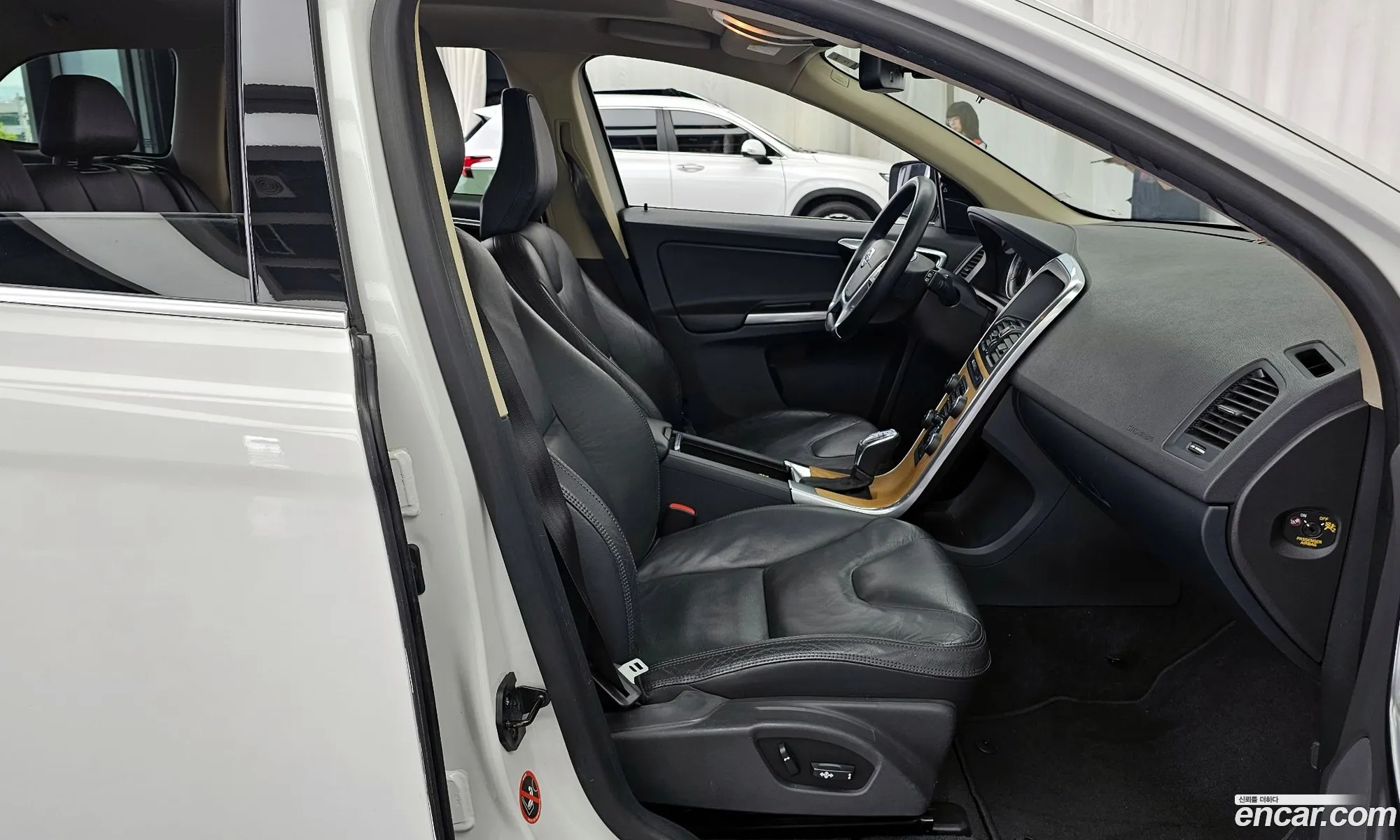 Volvo XC60 2013 YV1DZ88K0D2401446 — 15