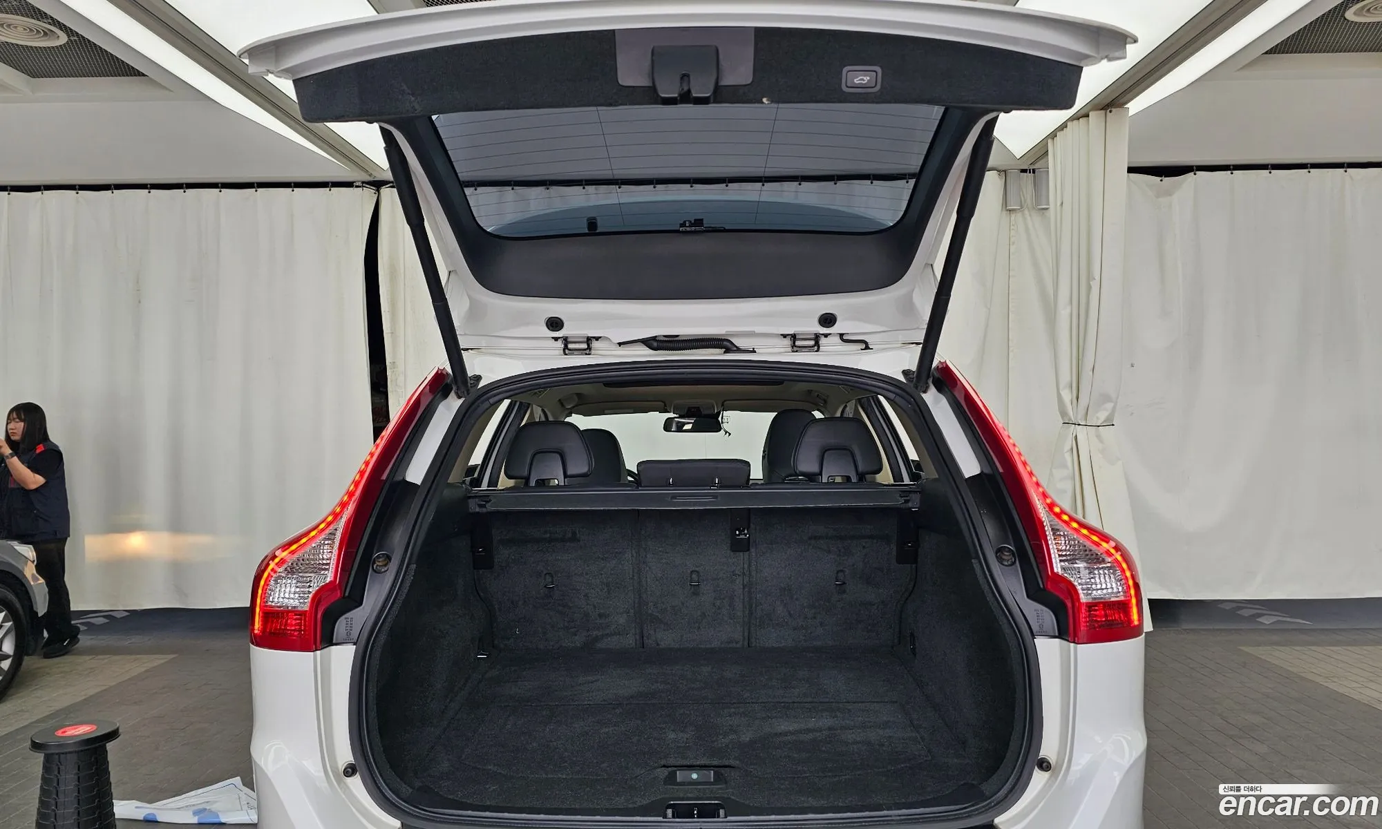Volvo XC60 2013 YV1DZ88K0D2401446 — 10