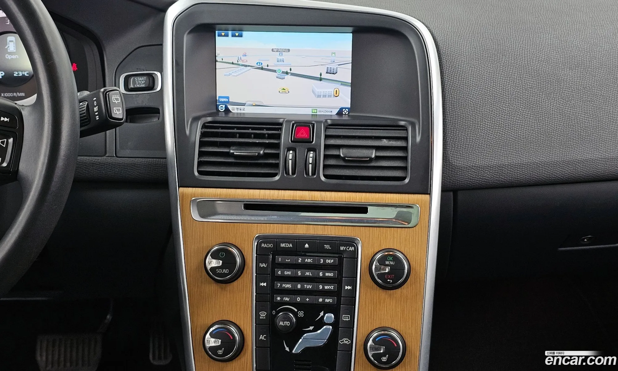 Volvo XC60 2013 YV1DZ88K0D2401446 — 2