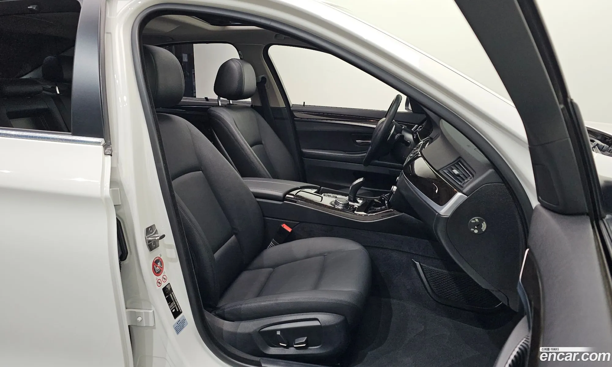 BMW 5 Series 2015 WBA5A7100FD816828 — 11