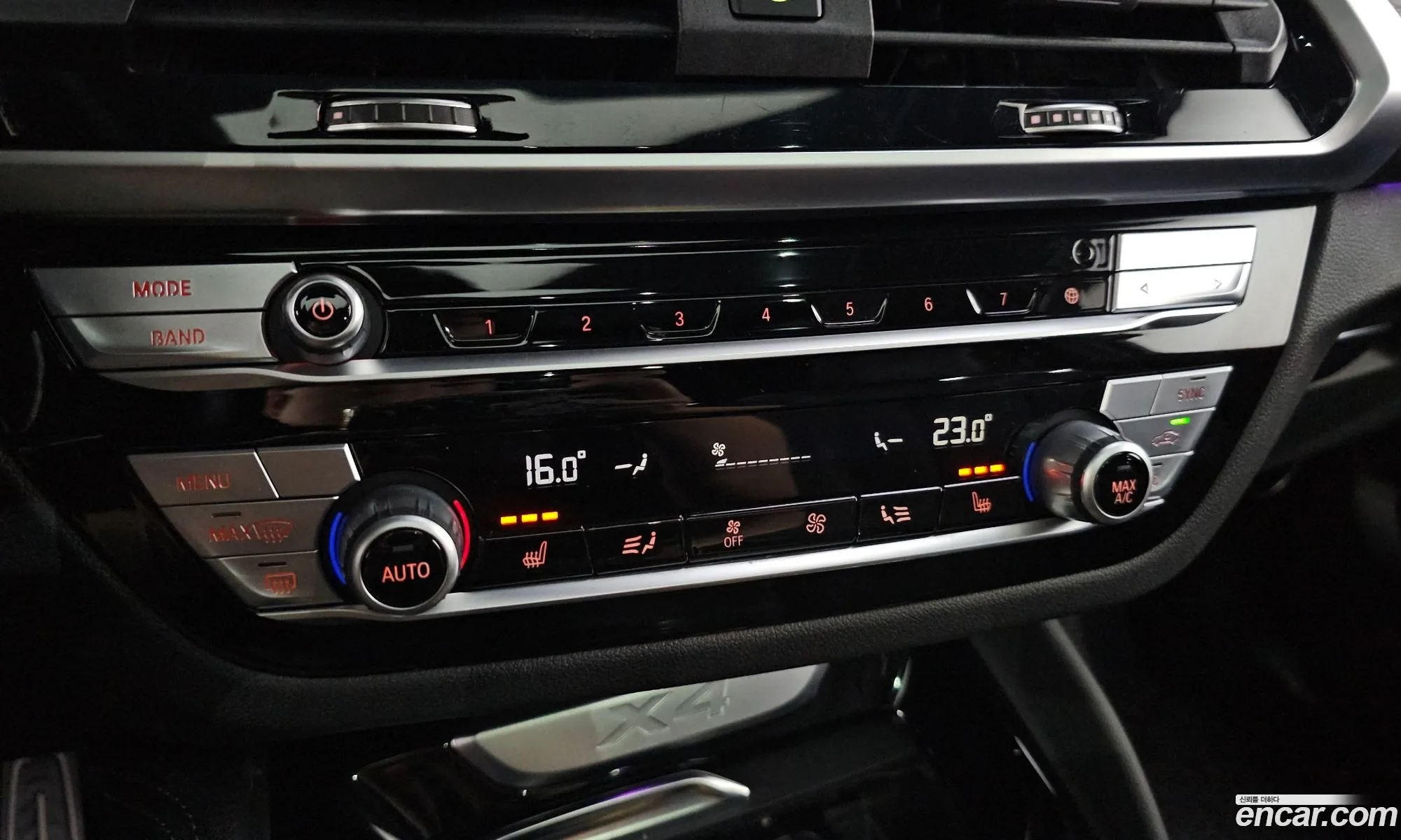 BMW X4 2020 WBAVJ9105L9B66522 — 30
