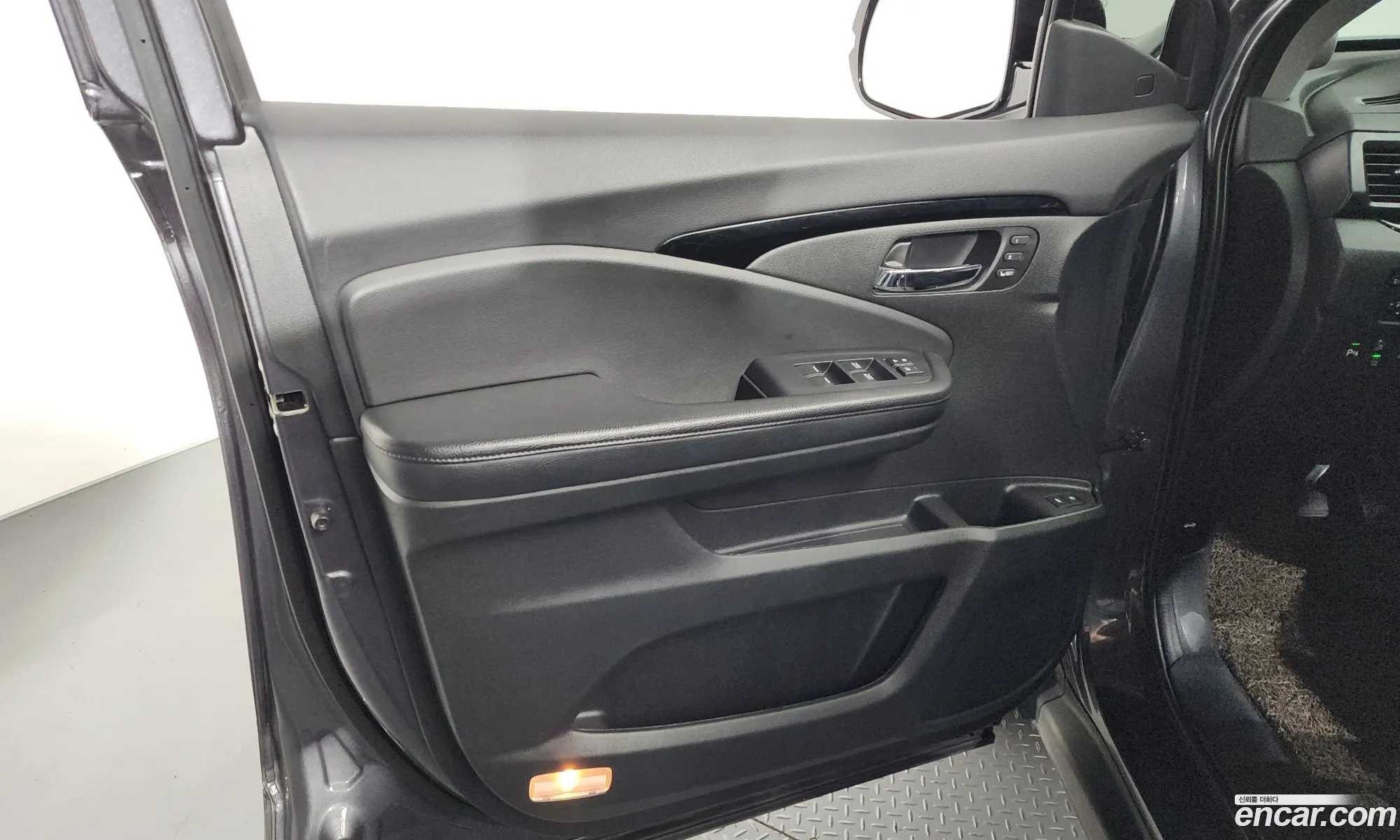 Honda Pilot 2019 5FNYF6860KB201277 — 16