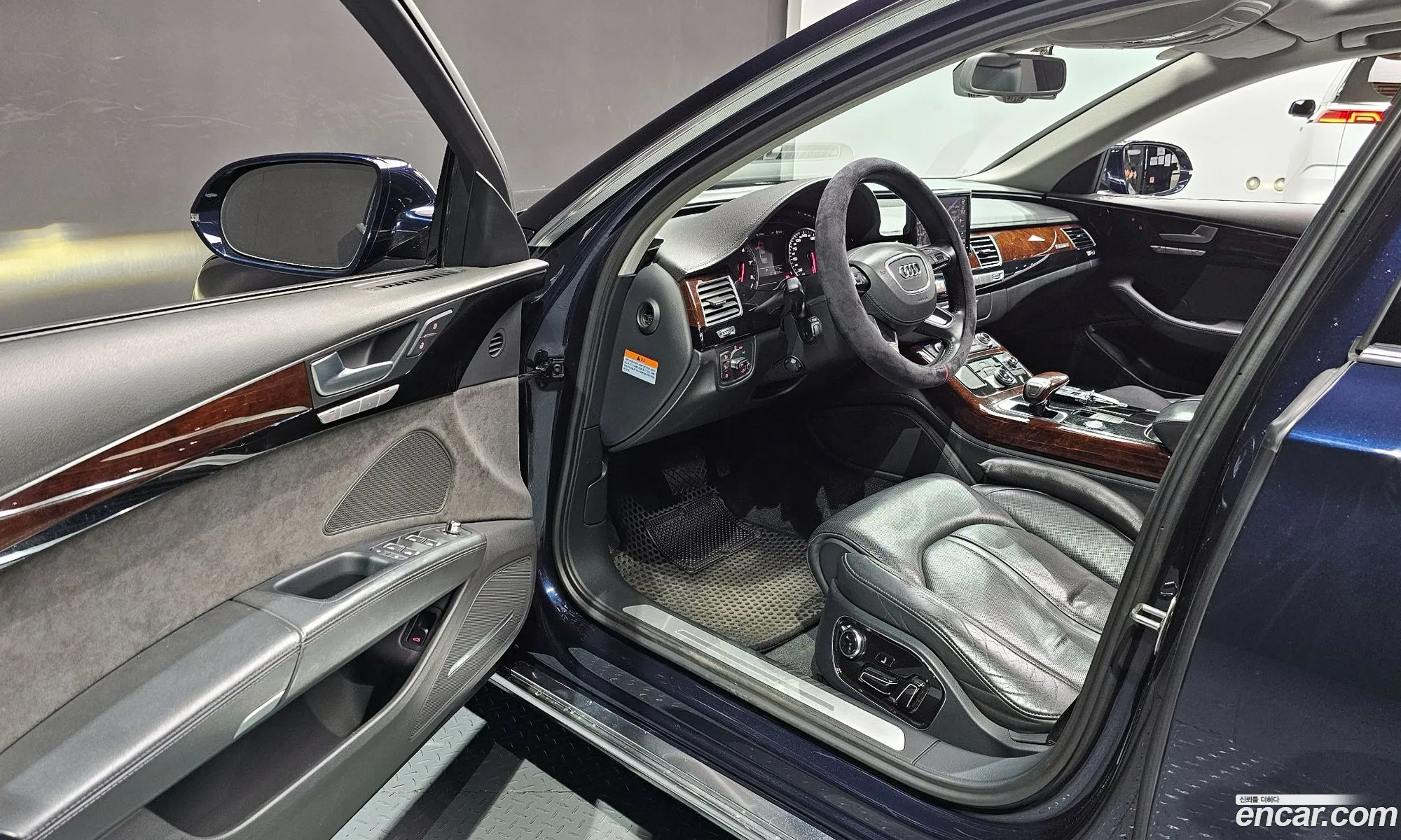 Audi A8 2011 — 15