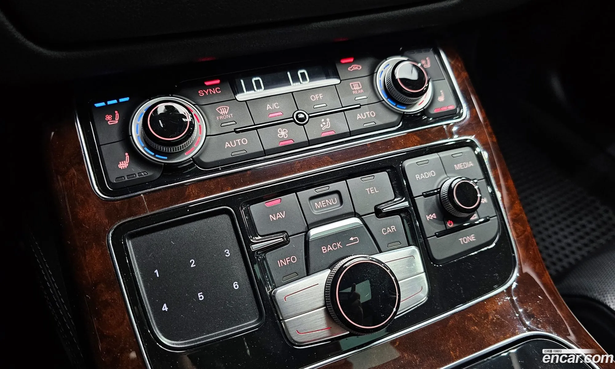 Audi A8 2011 — 16