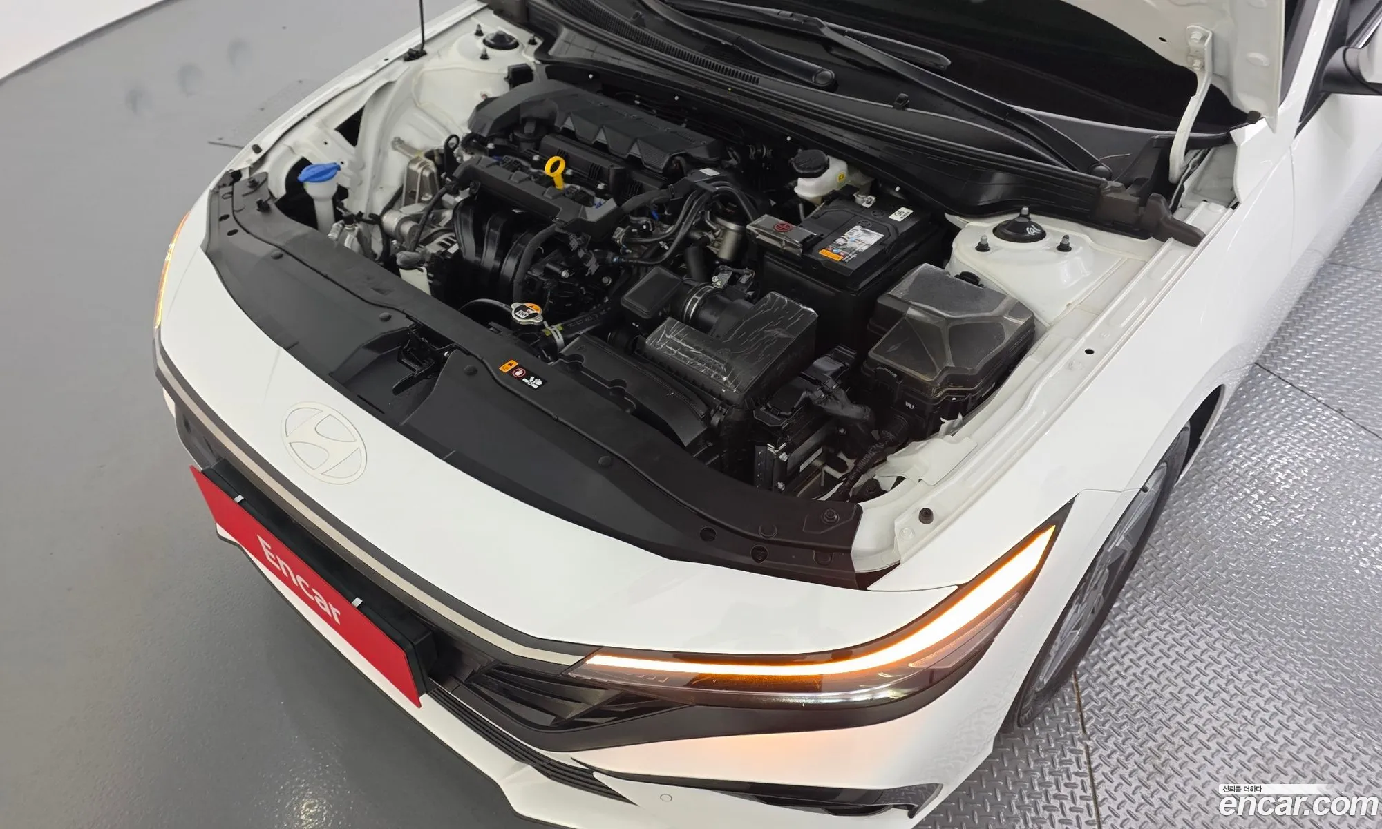 Hyundai Elantra 2024 — 16