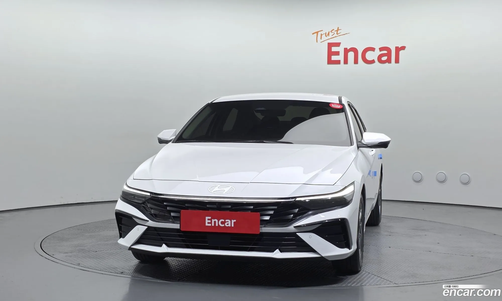 Hyundai Elantra 2024 — 17