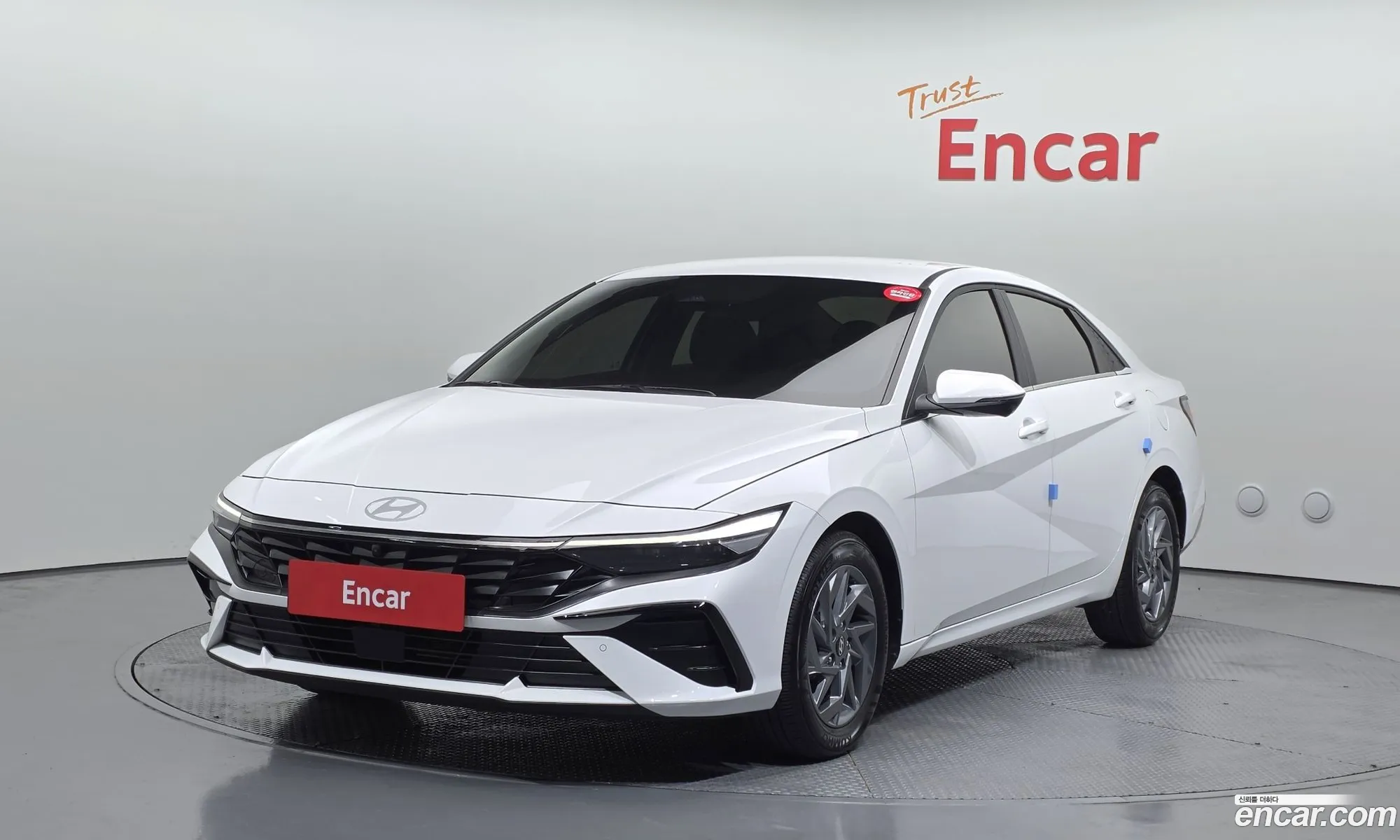 Hyundai Elantra 2024 — 3