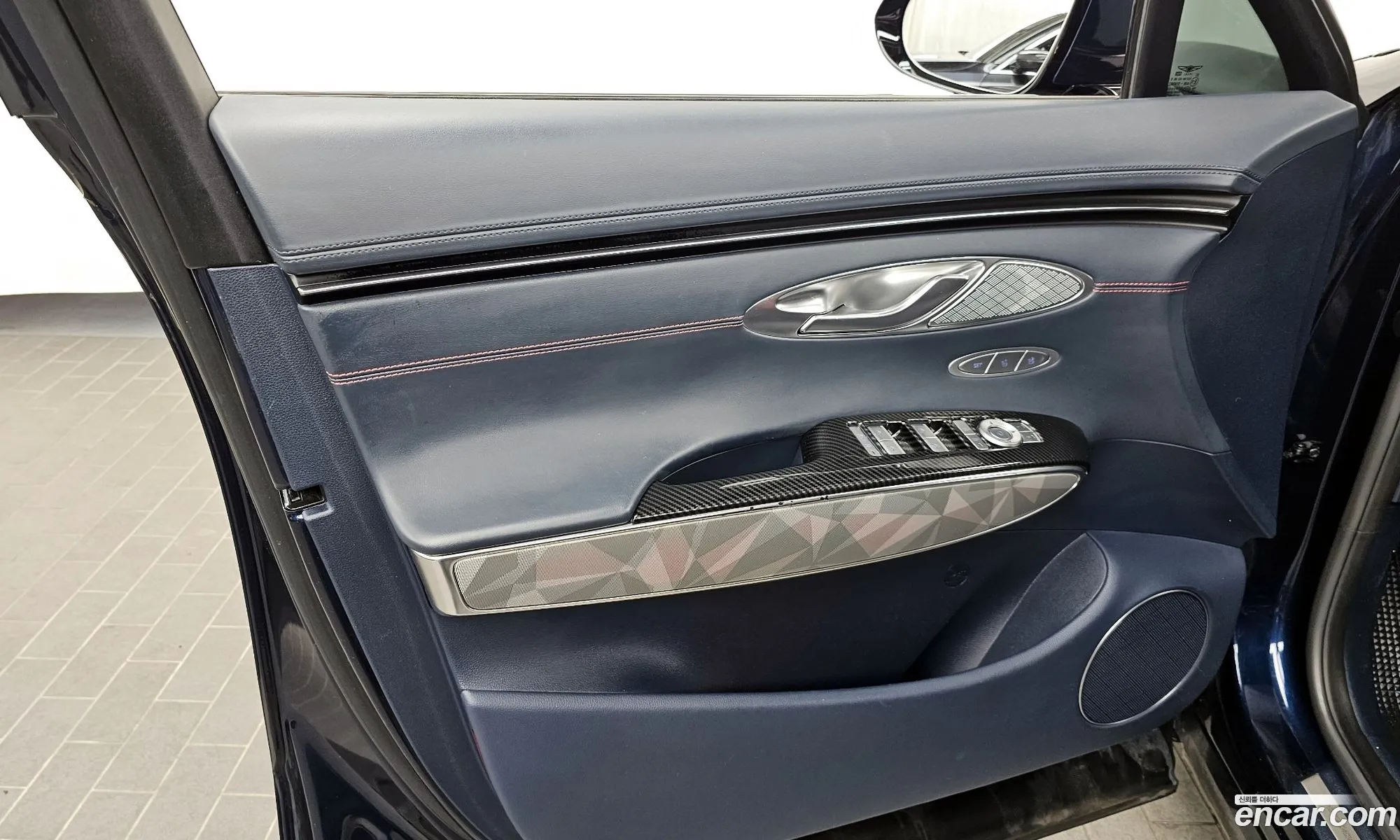 Genesis GV70 2021 — 17