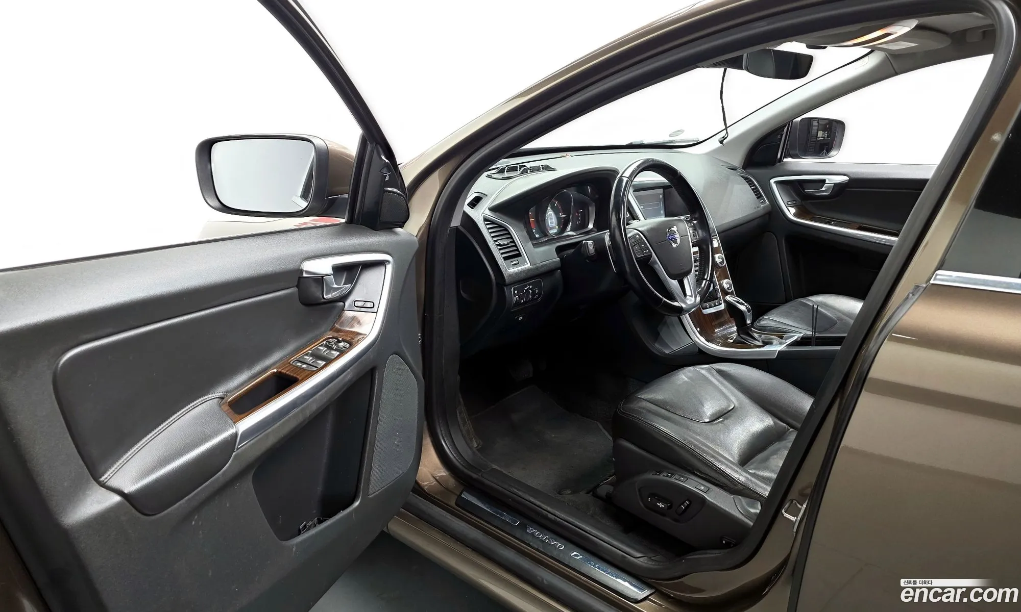 Volvo XC60 2015 YV1DZ82K6F2754864 — 16