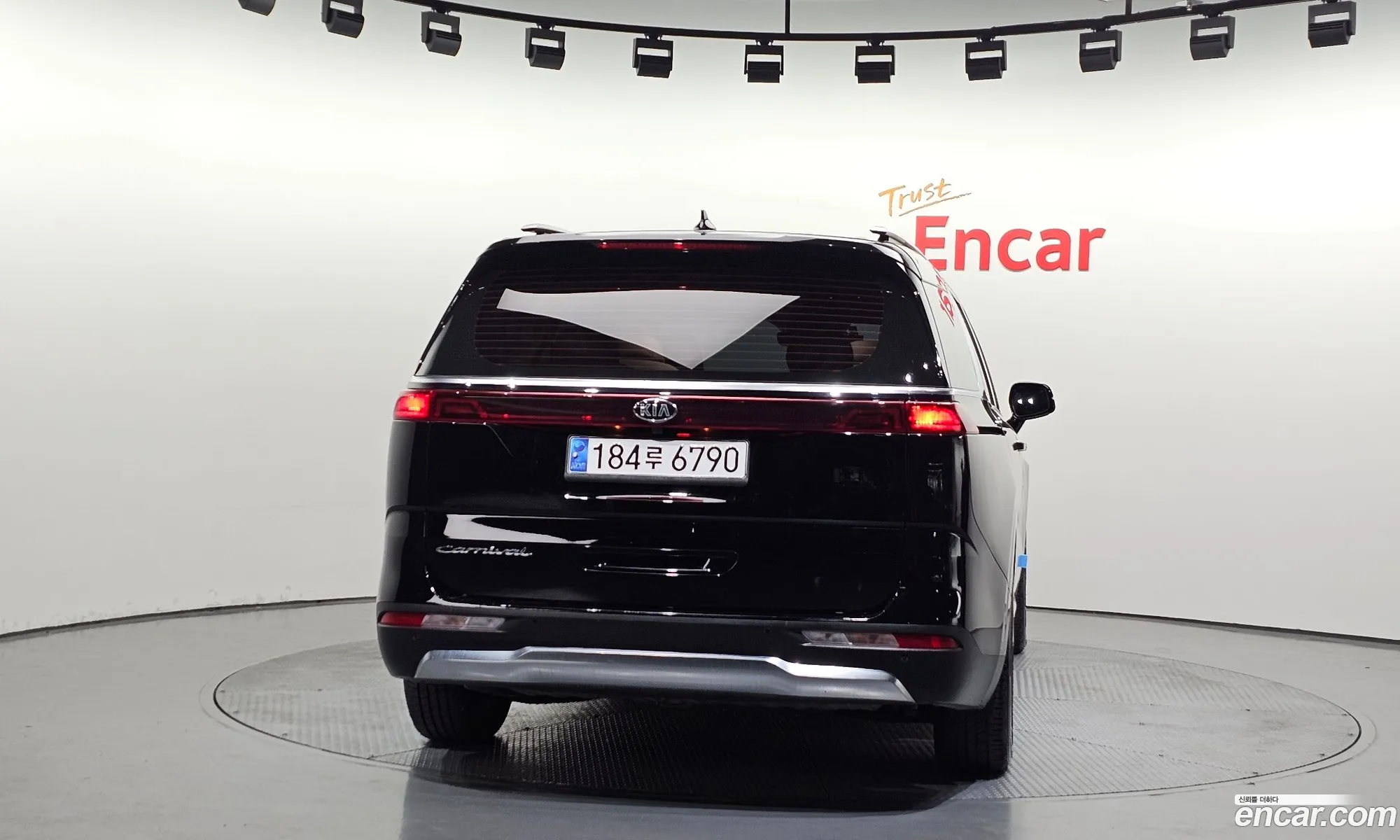 Kia Carnival 2020 — 3