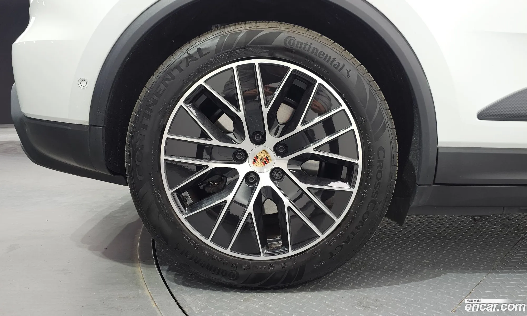 Porsche Macan EV 2025 WP1AD2XA0SL075796 — 11