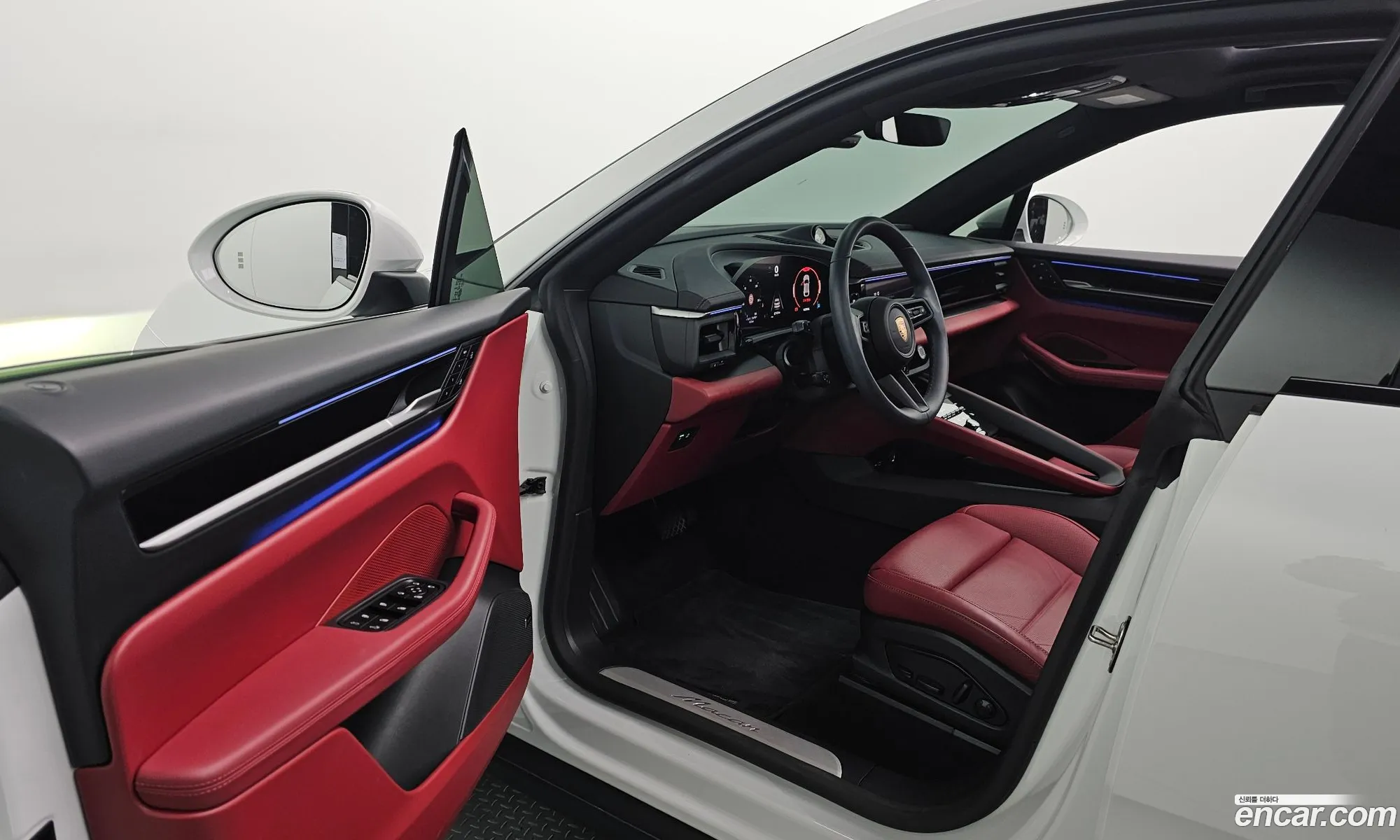 Porsche Macan EV 2025 WP1AD2XA0SL075796 — 18