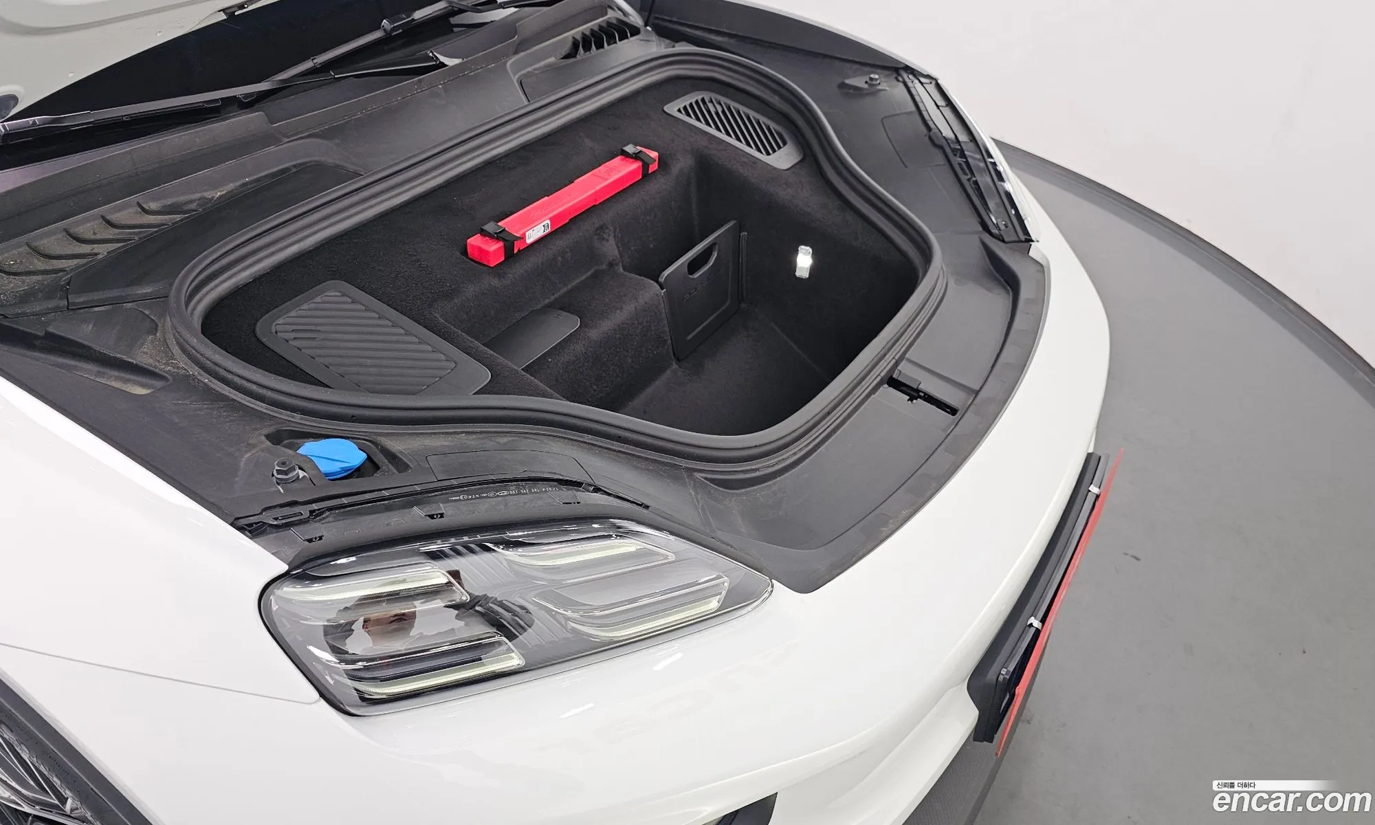 Porsche Macan EV 2025 WP1AD2XA0SL075796 — 14