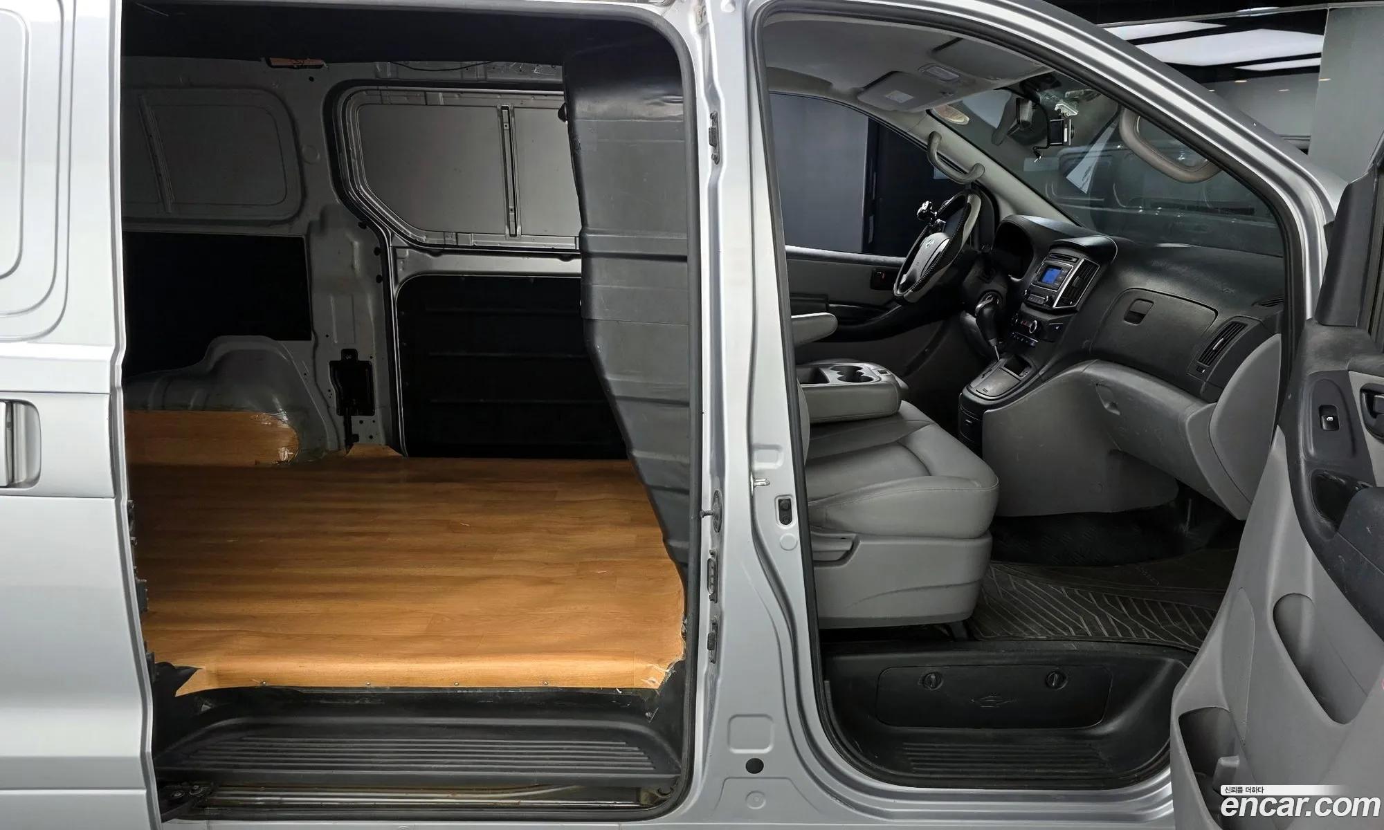 Hyundai Grand Starex 2017 — 17
