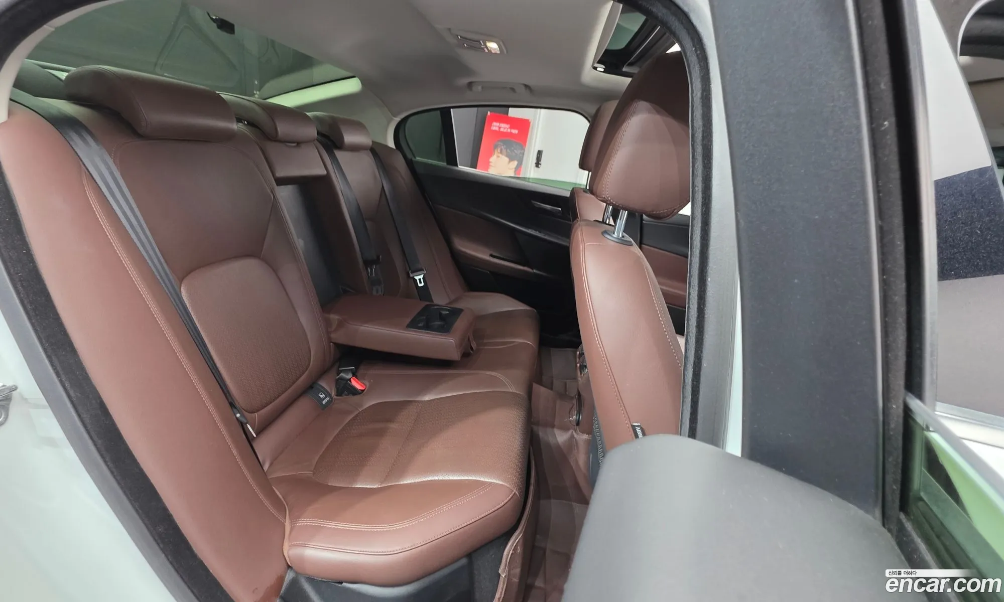 Jaguar XE 2015 — 15