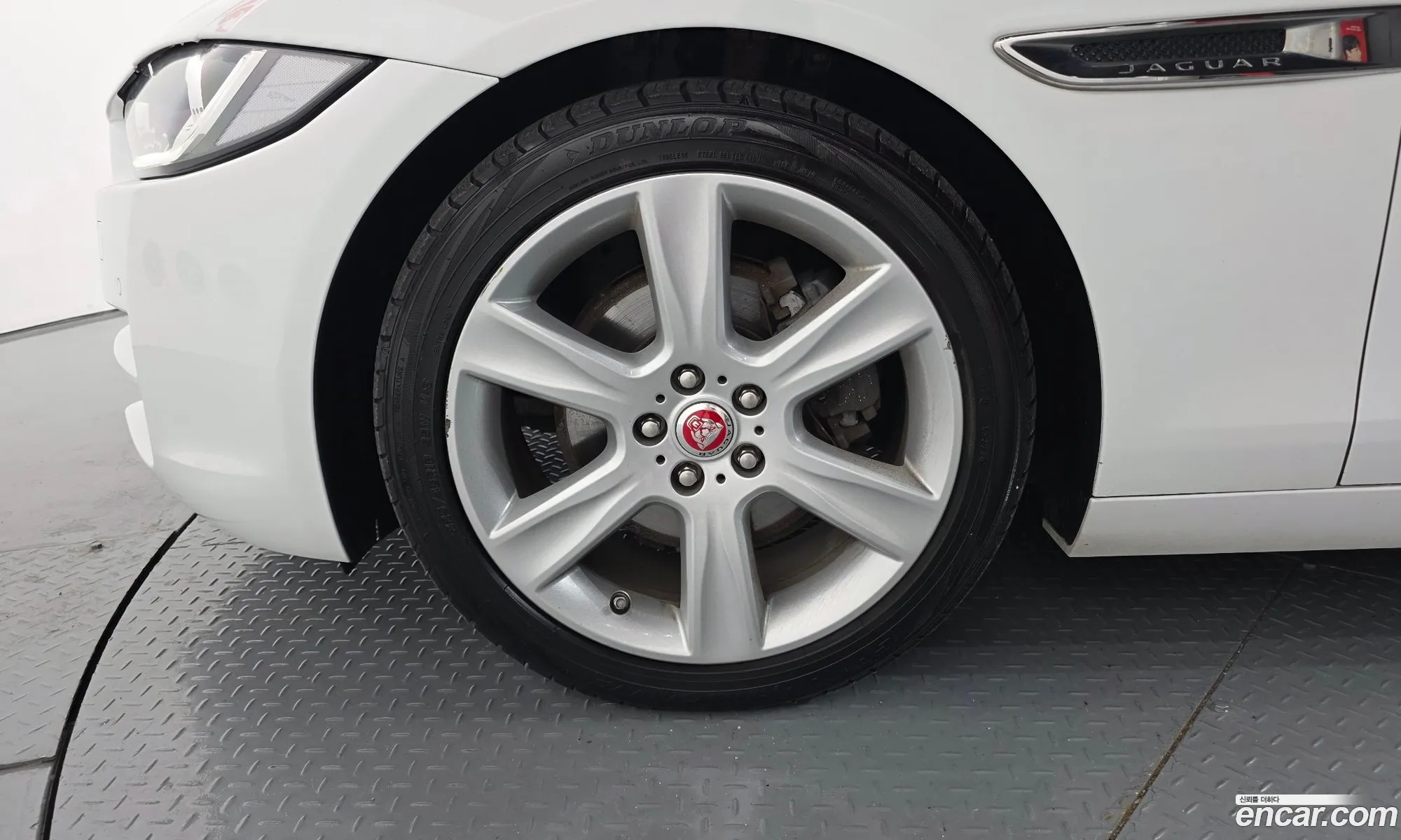 Jaguar XE 2015 — 5
