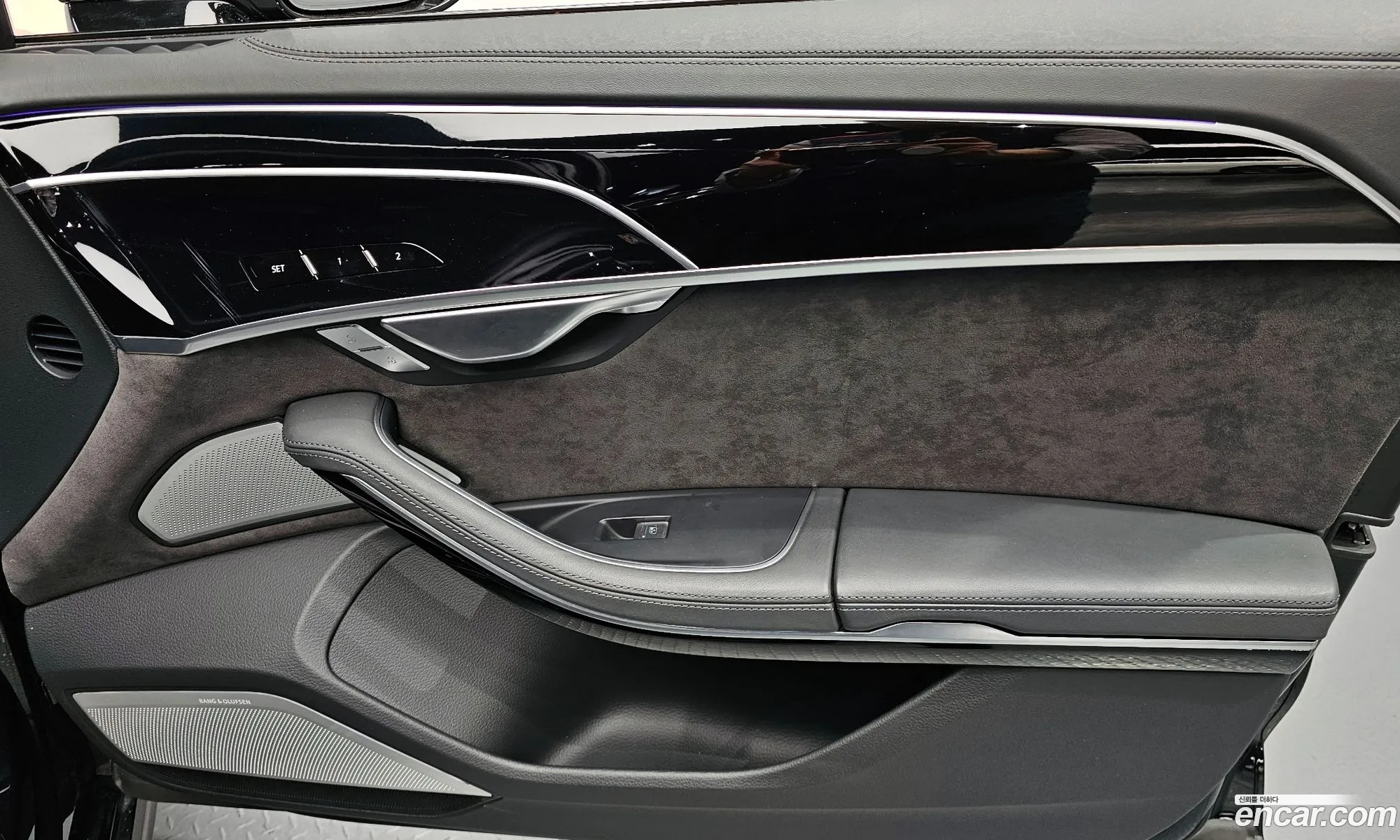 Audi A8 2021 WAUZZZF83MN033529 — 3