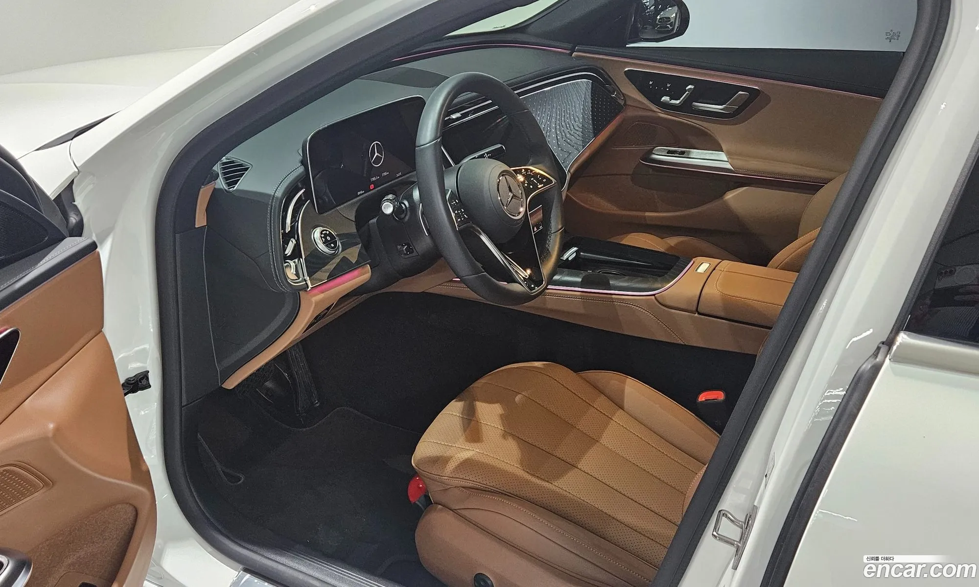 Mercedes-Benz E-Class W214 2025 — 3