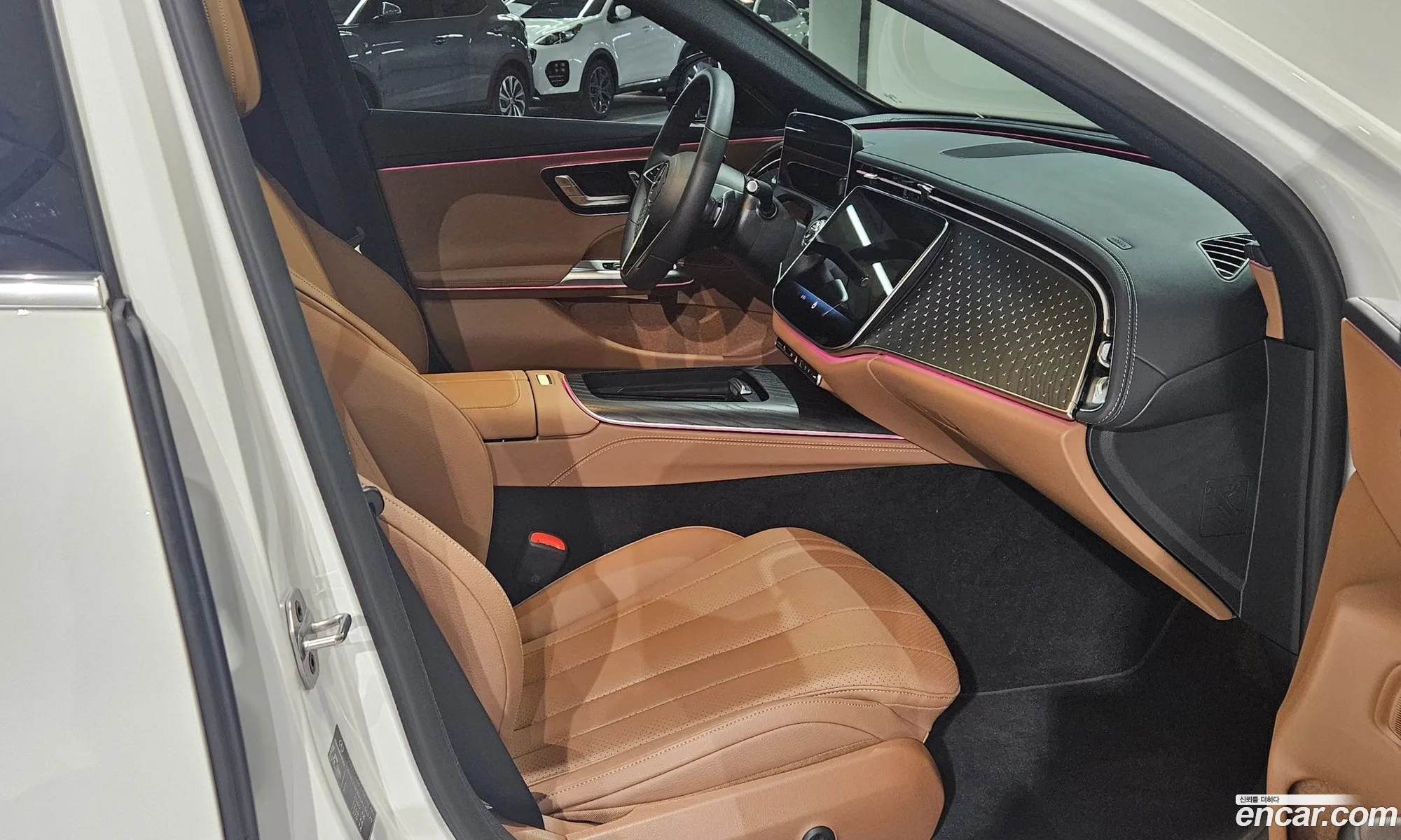Mercedes-Benz E-Class W214 2025 — 10