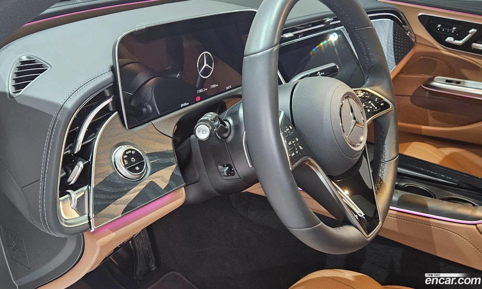 Mercedes-Benz E-Class W214 2025 — 16