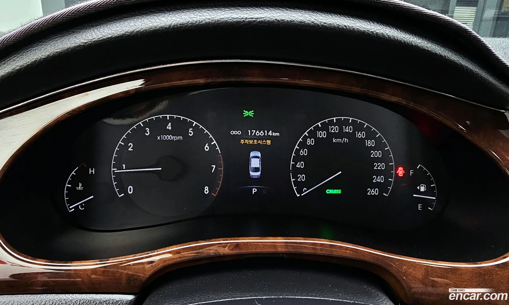 Hyundai Genesis 2010 — 16