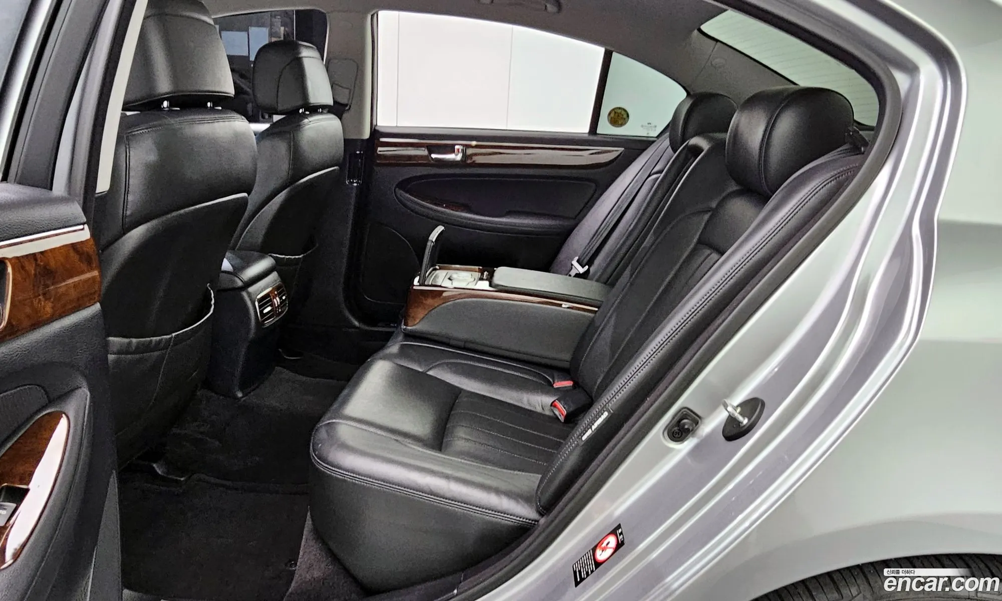 Hyundai Genesis 2010 — 19