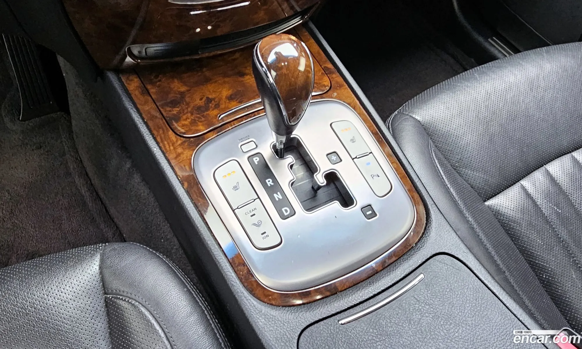 Hyundai Genesis 2010 — 12