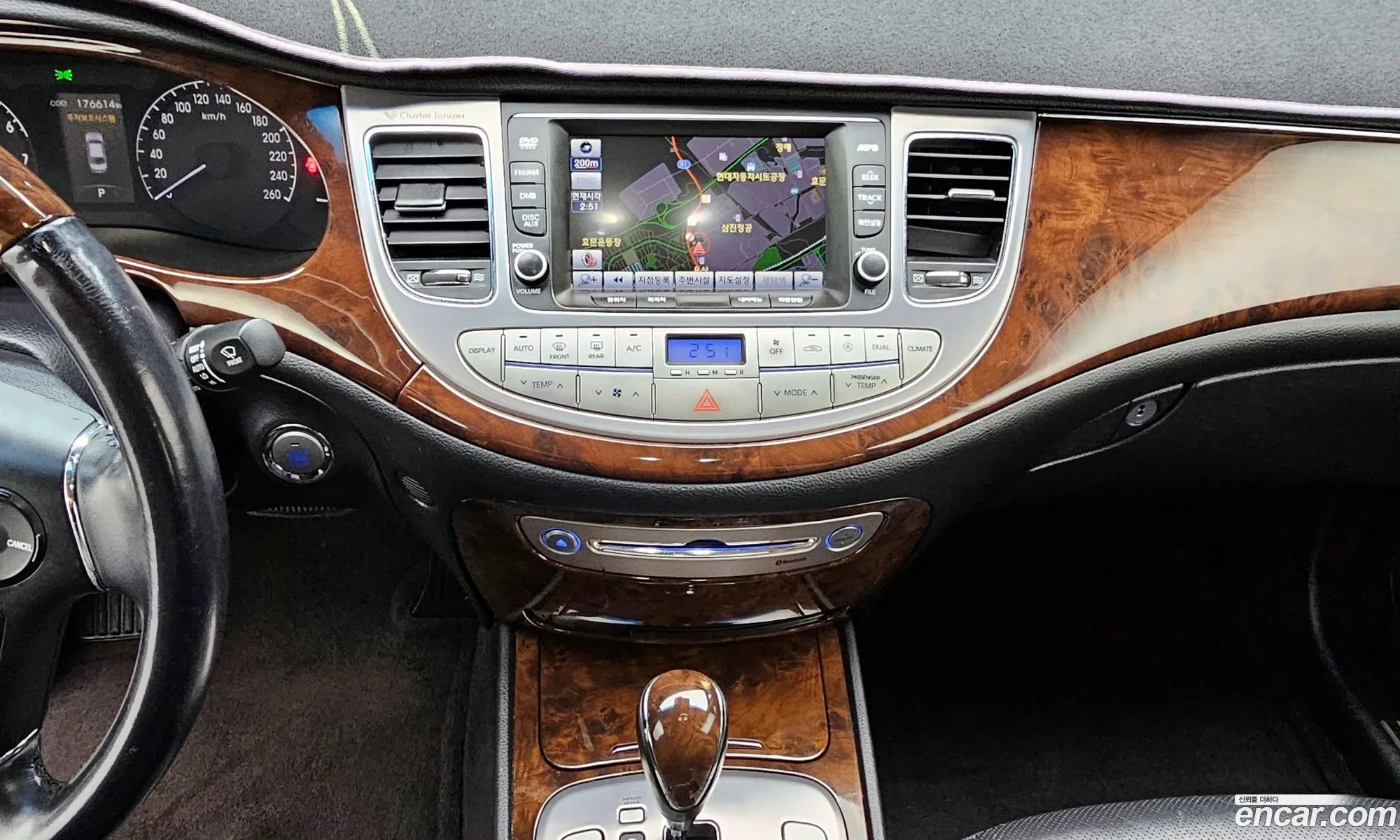 Hyundai Genesis 2010 — 15