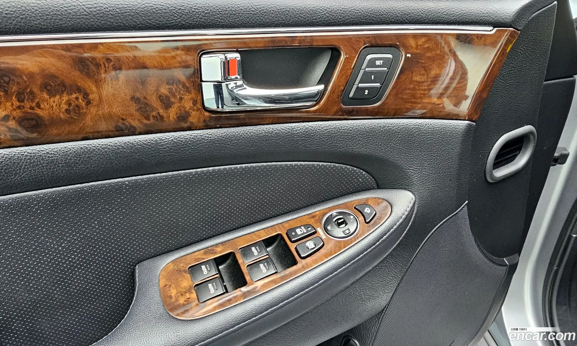 Hyundai Genesis 2010 — 3