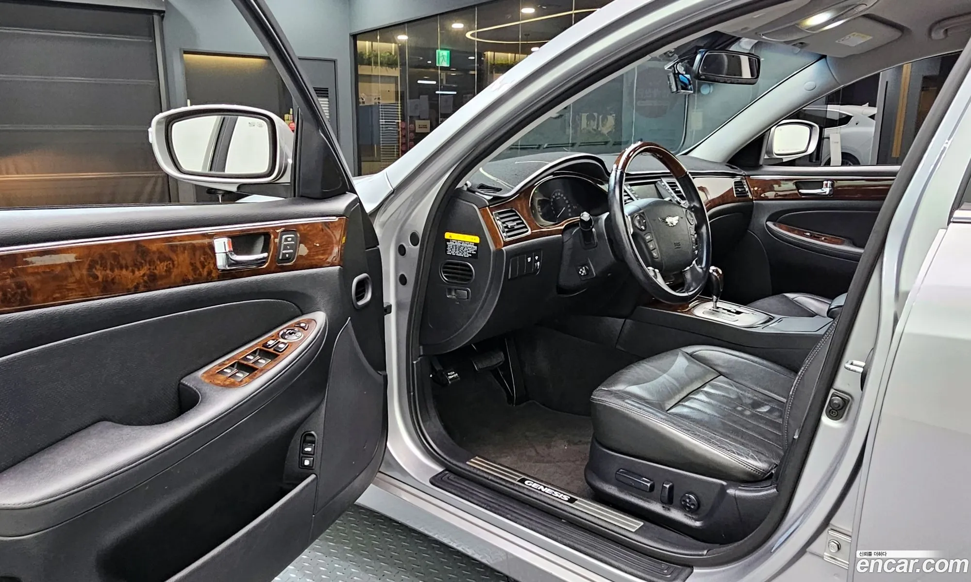 Hyundai Genesis 2010 — 8