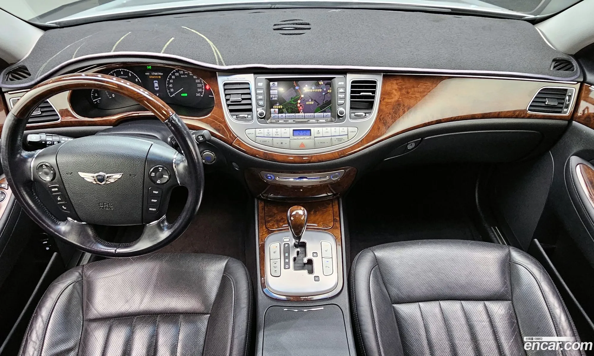 Hyundai Genesis 2010 — 14