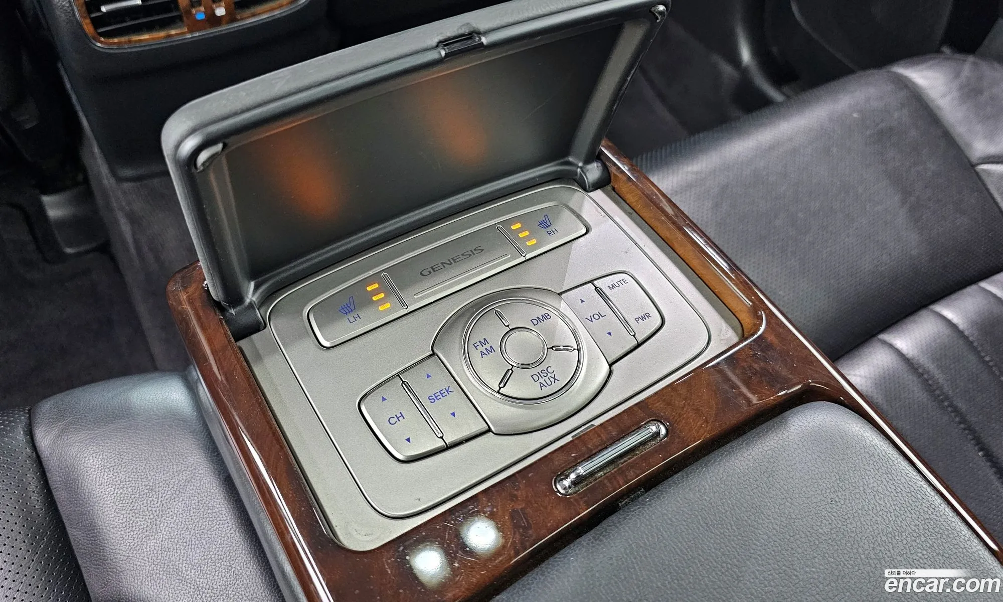 Hyundai Genesis 2010 — 6