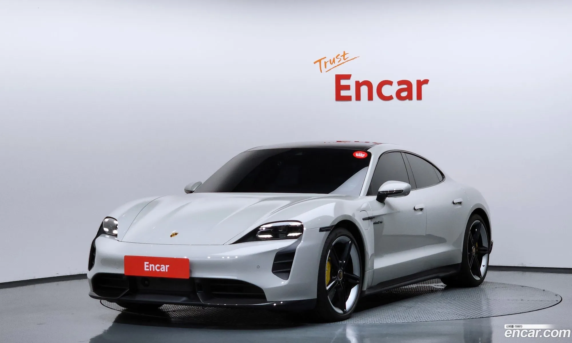 Porsche Taycan 2021 — 18