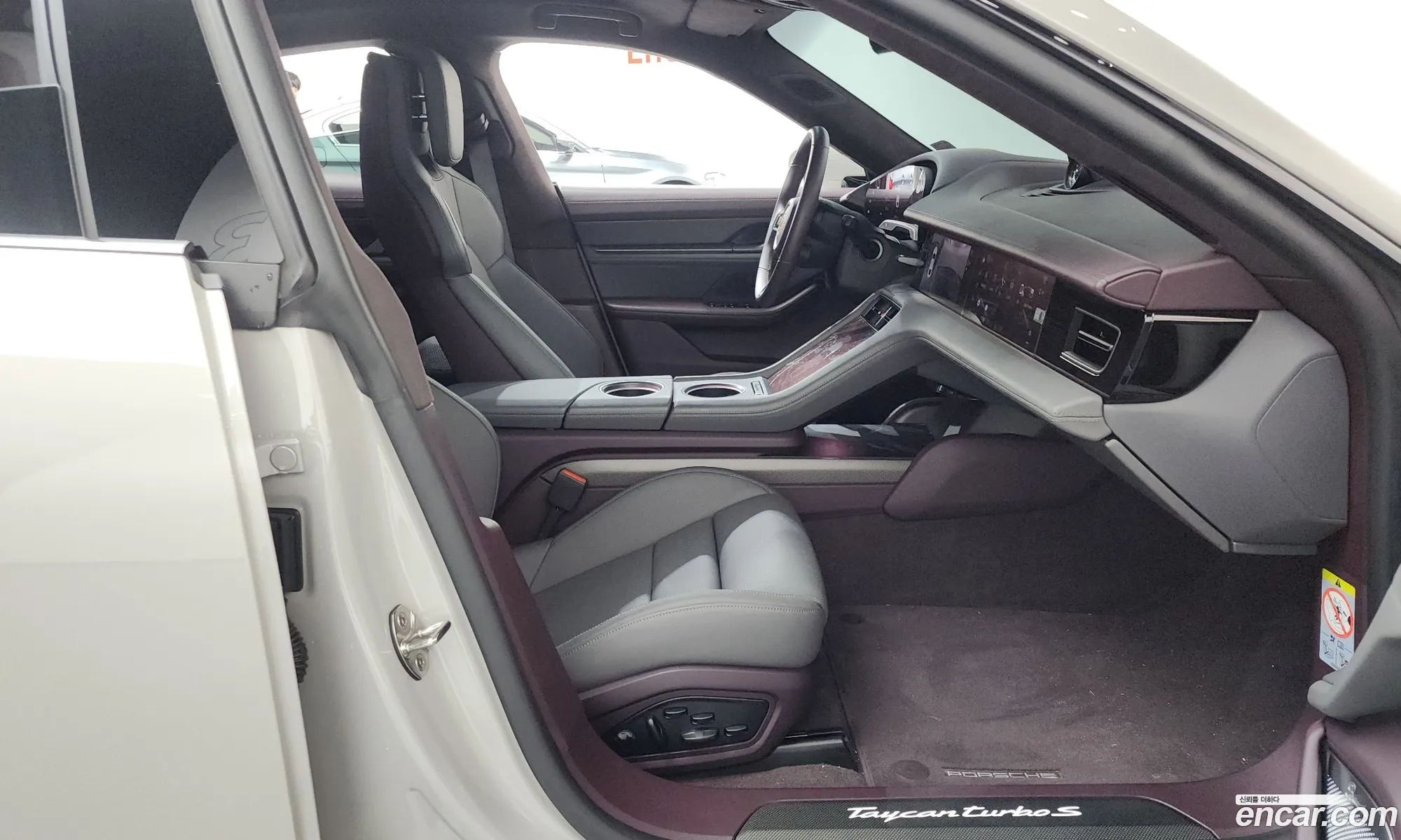 Porsche Taycan 2021 — 4