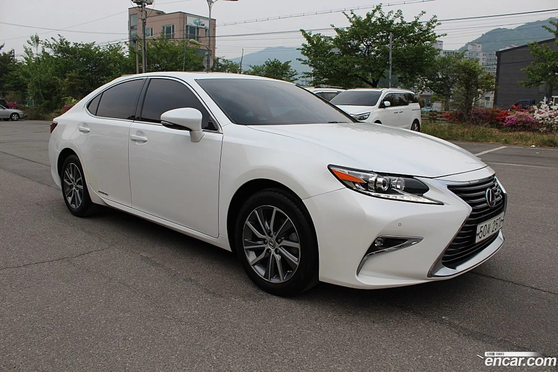 Lexus ES300h 2017 — 14
