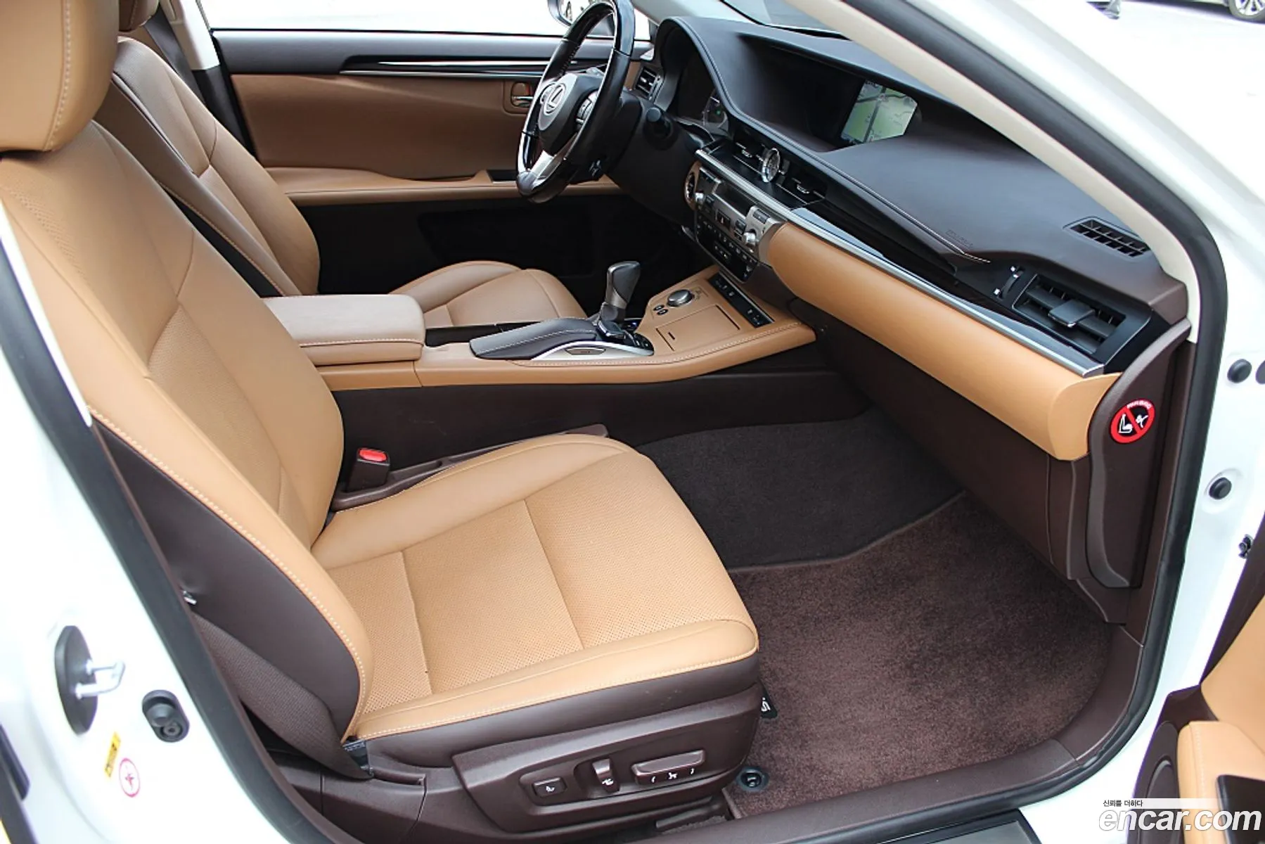 Lexus ES300h 2017 — 7