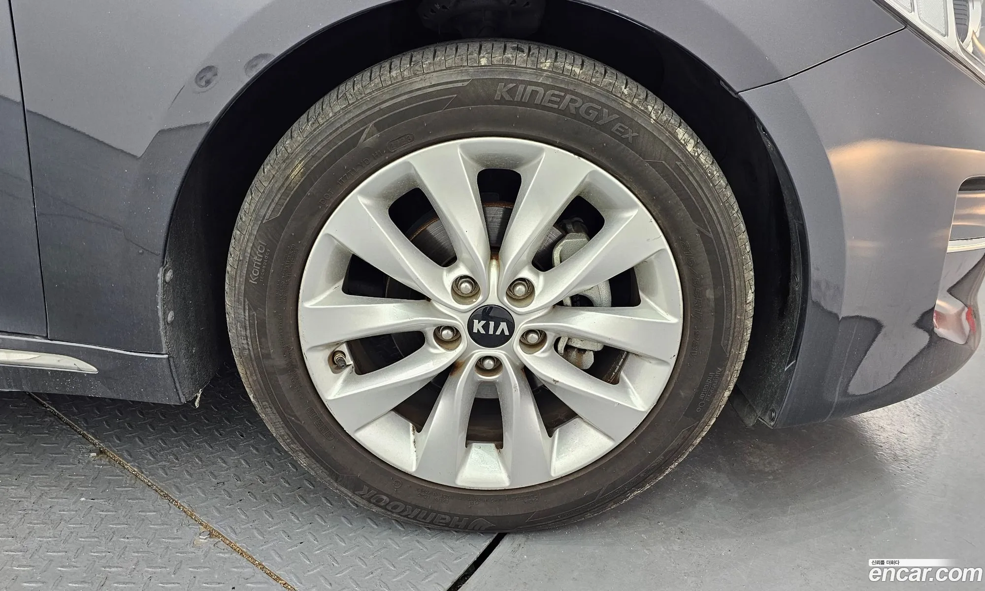 Kia K5 2017 — 18