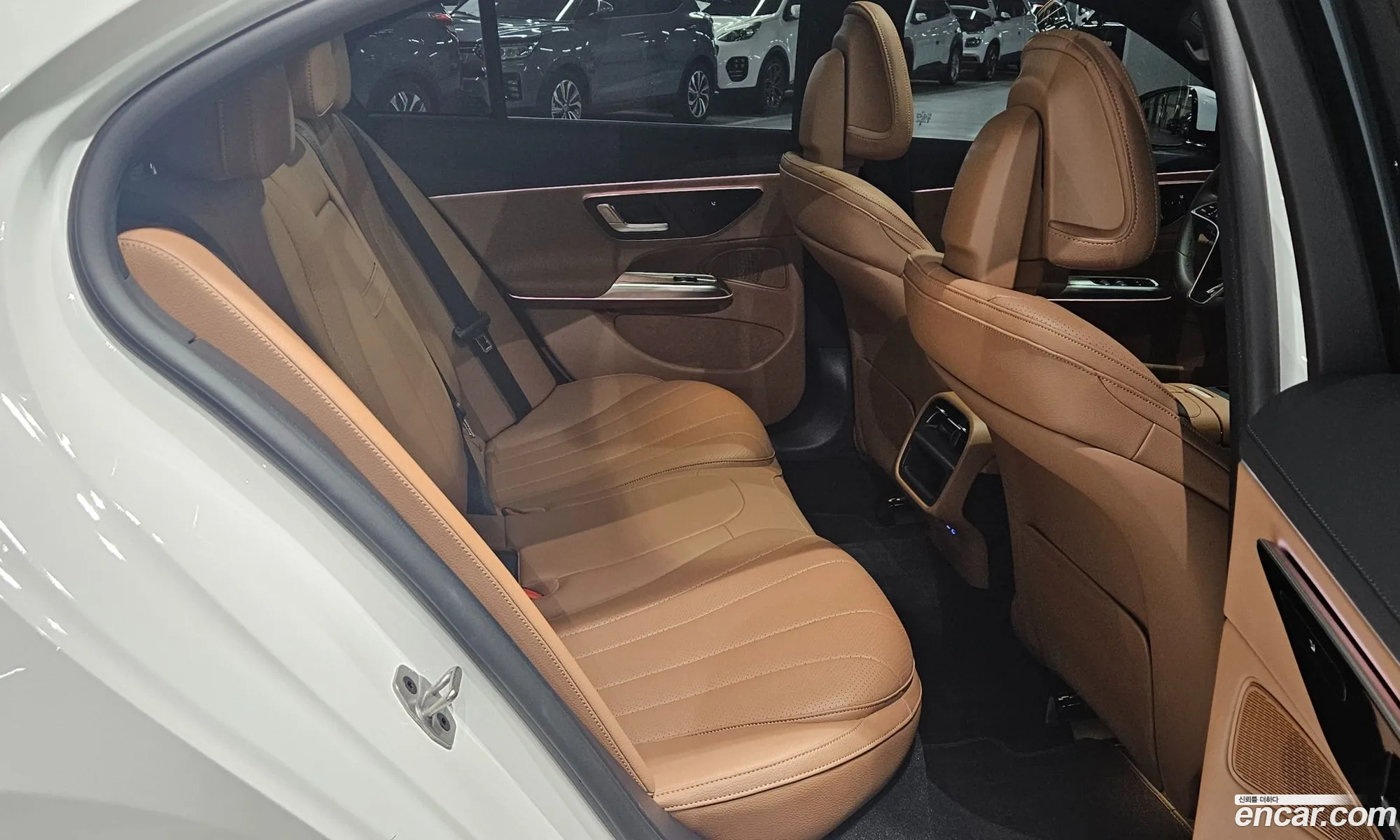 Mercedes-Benz E-Class W214 2025 — 16