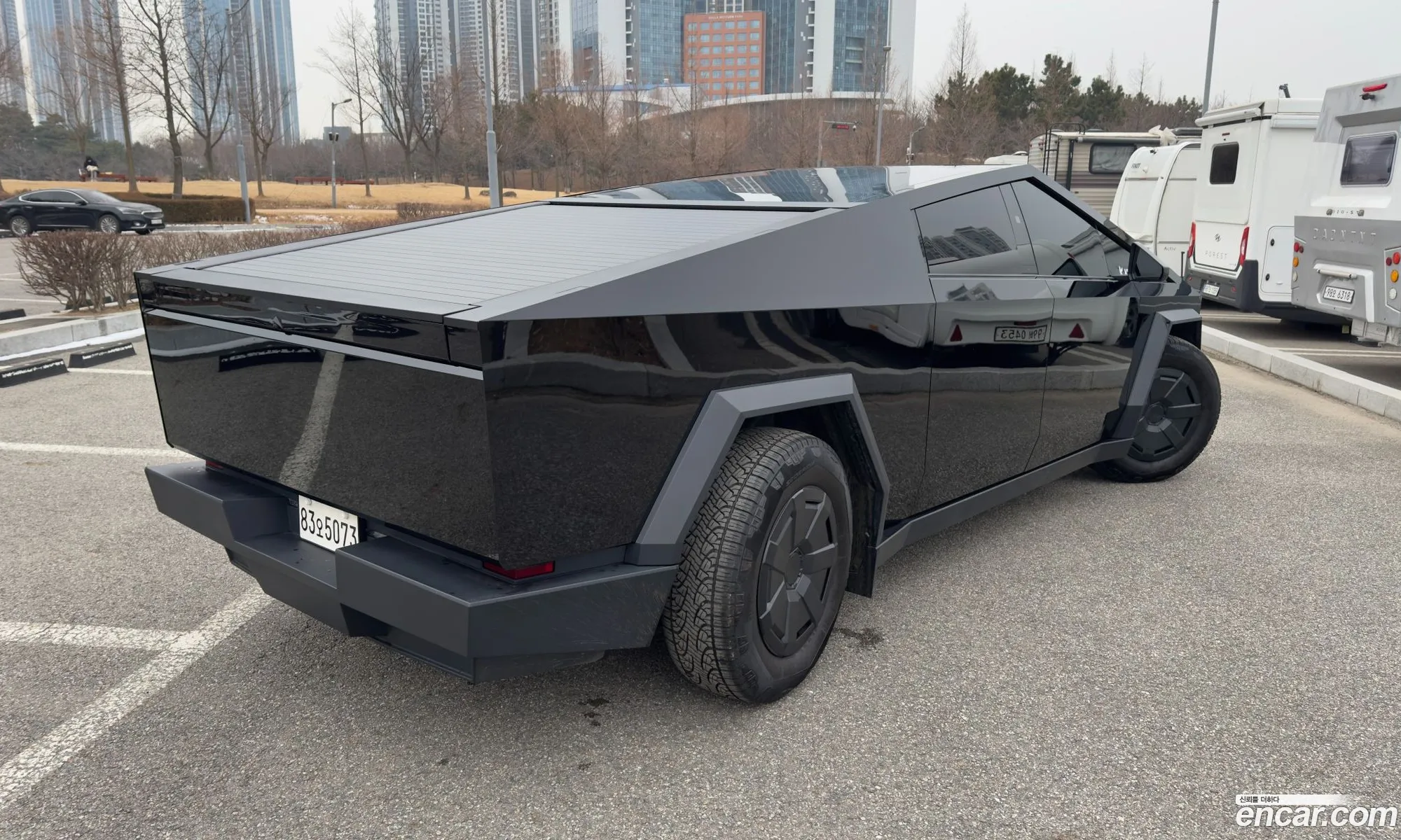 Tesla Cybertruck 2024 — 15