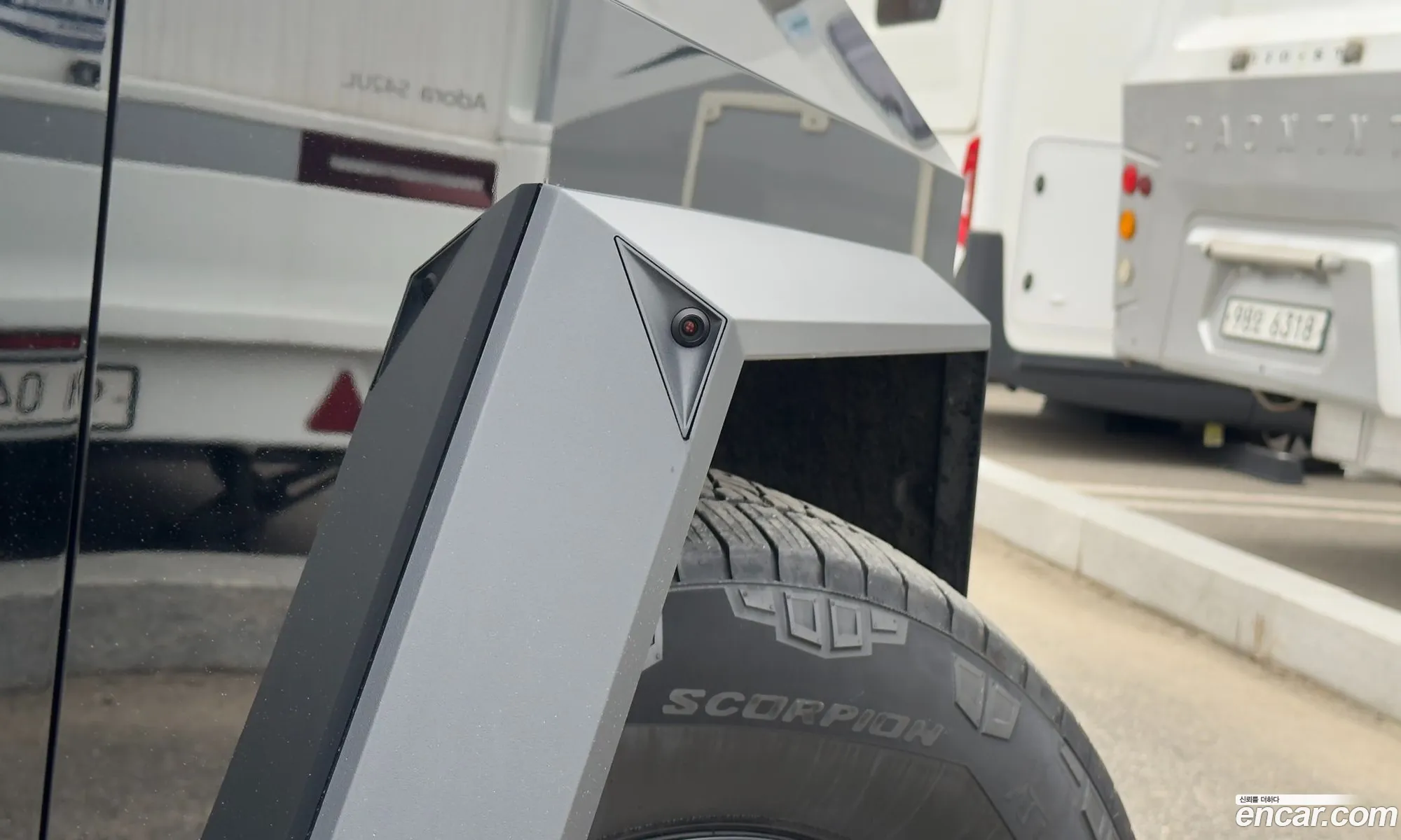 Tesla Cybertruck 2024 — 18