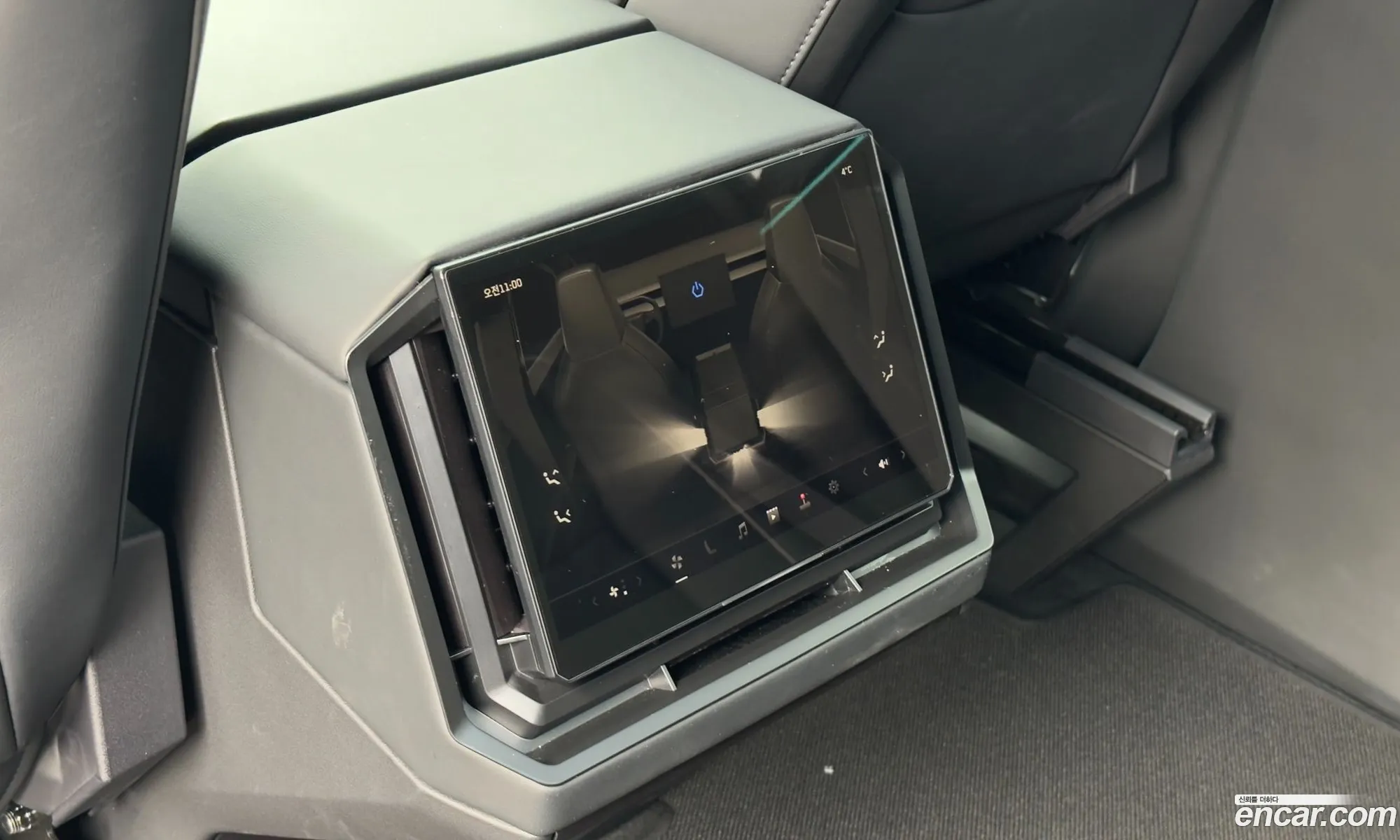 Tesla Cybertruck 2024 — 3