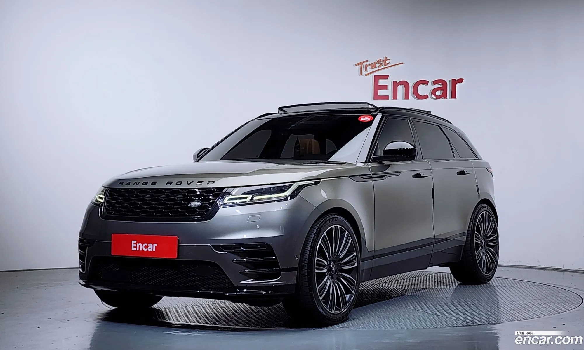 Land Rover Range Rover Velar 2018 — 27