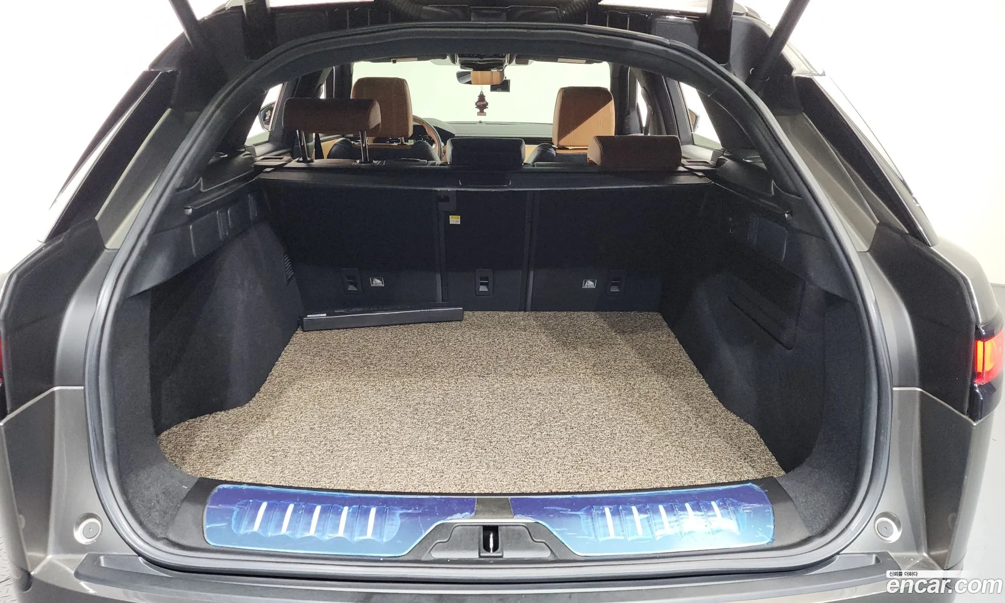 Land Rover Range Rover Velar 2018 — 12