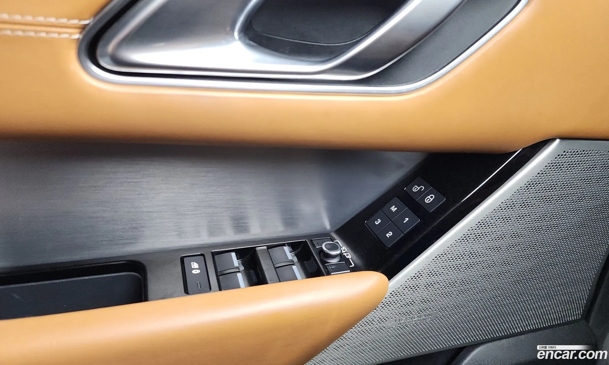 Land Rover Range Rover Velar 2018 — 13
