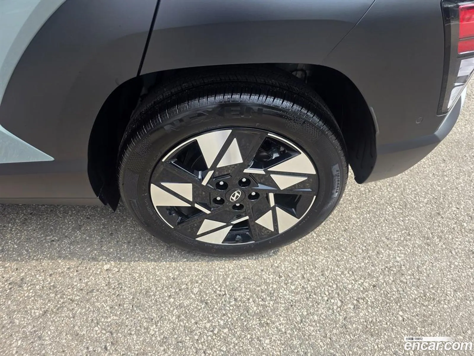 Hyundai Kona Hybrid 2025 — 13
