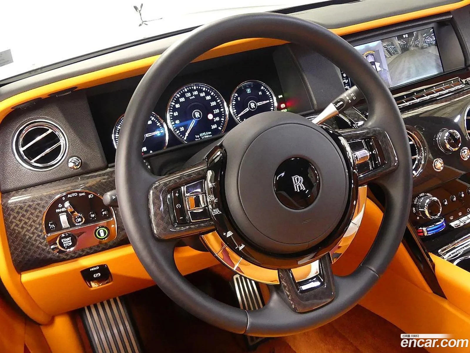 Rolls-Royce Cullinan 2021 — 12